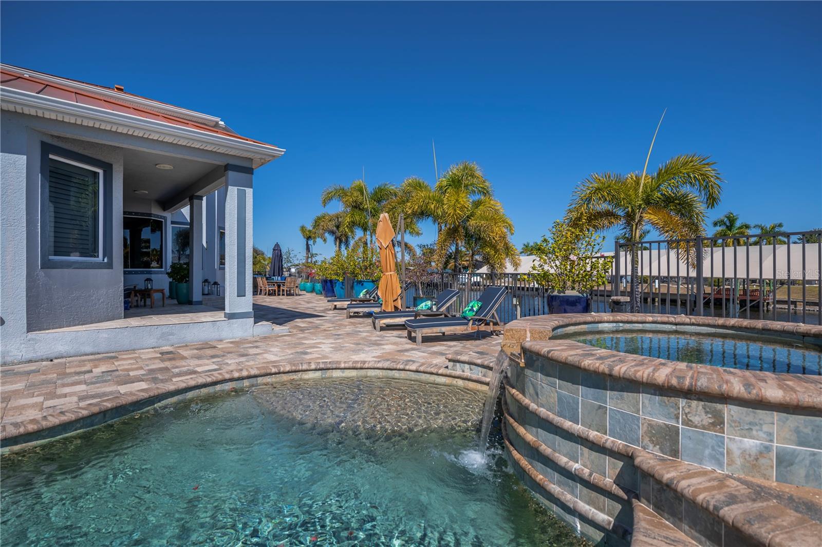 Image 69 of 93 For 290 Tait Terrace Se