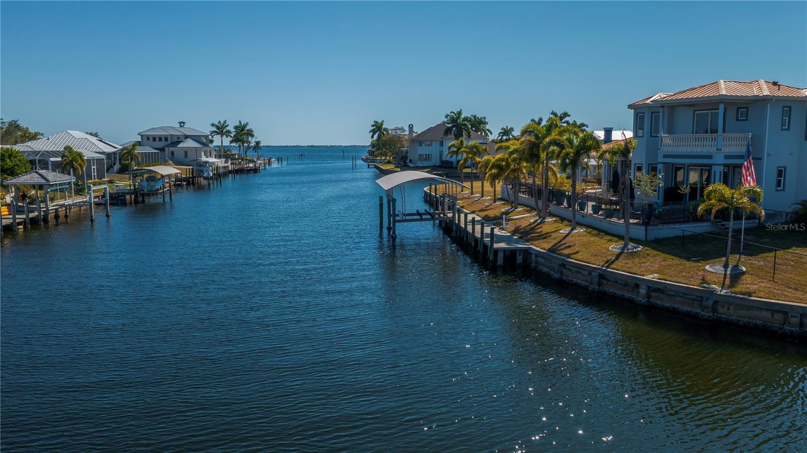 Image 7 of 93 For 290 Tait Terrace Se