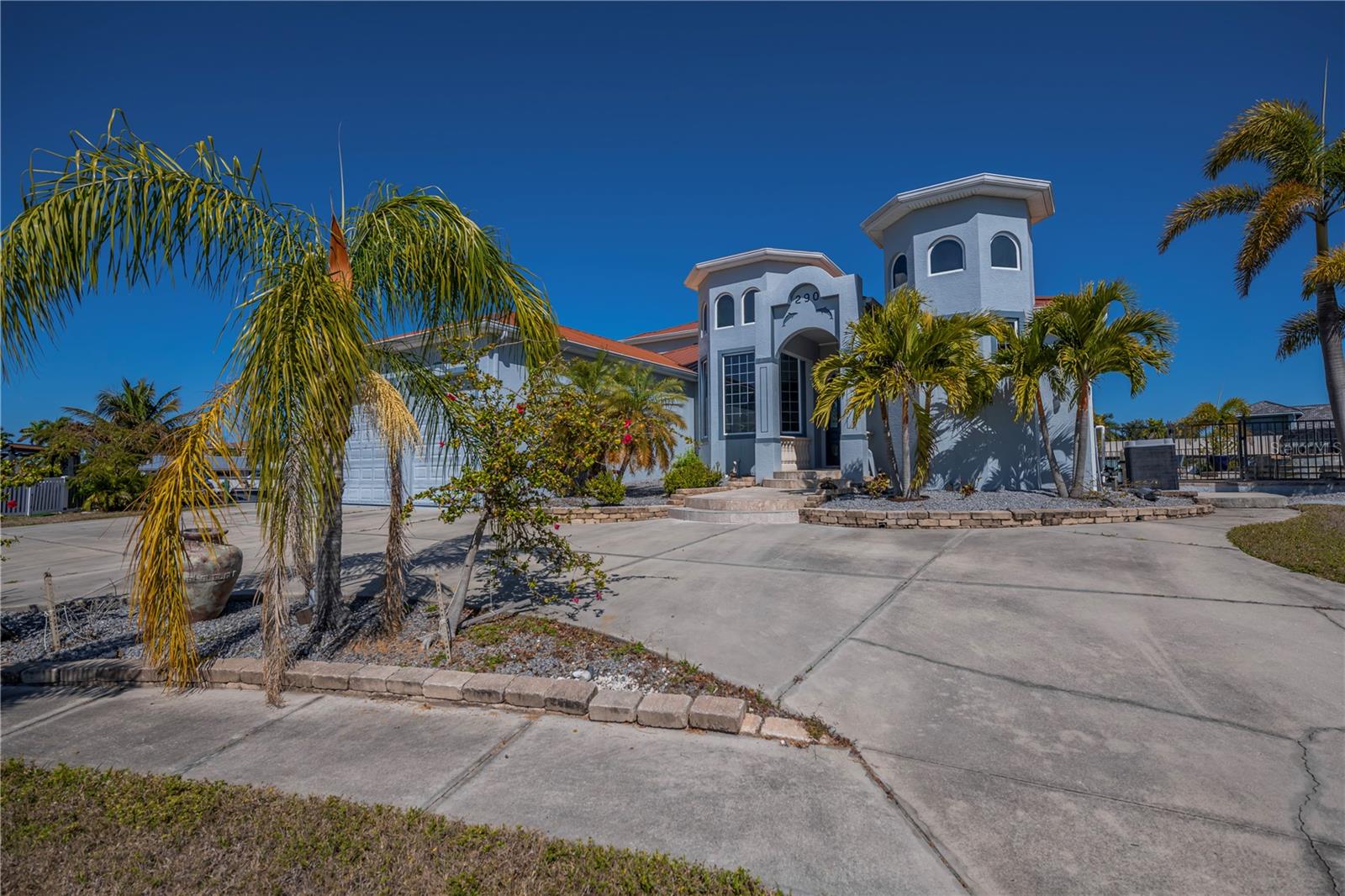 Image 81 of 93 For 290 Tait Terrace Se