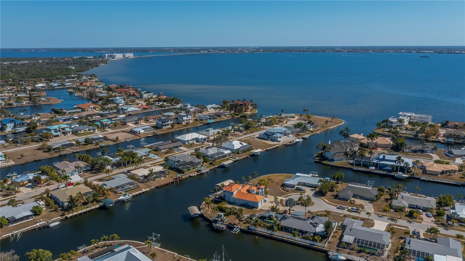 Image 83 of 93 For 290 Tait Terrace Se