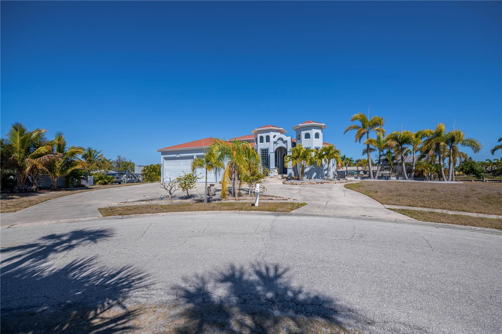 Image 85 of 93 For 290 Tait Terrace Se