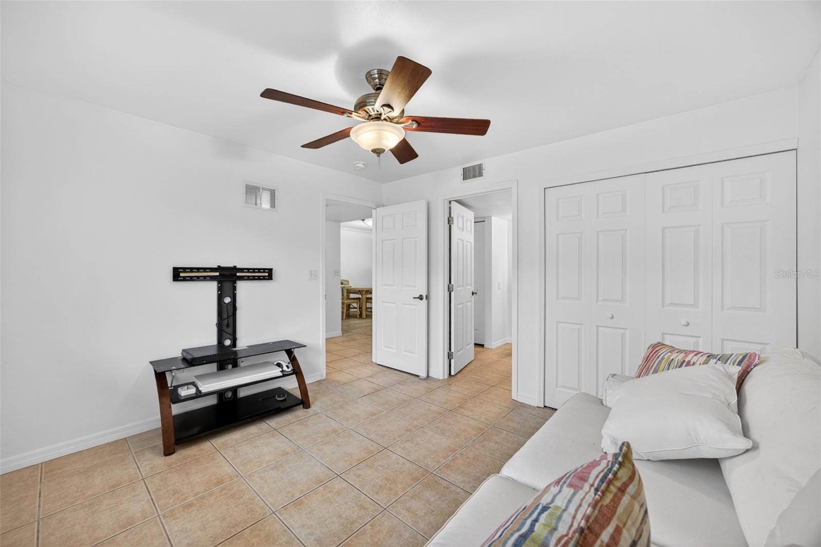 Image 19 of 34 For 150 Harborside Avenue 203