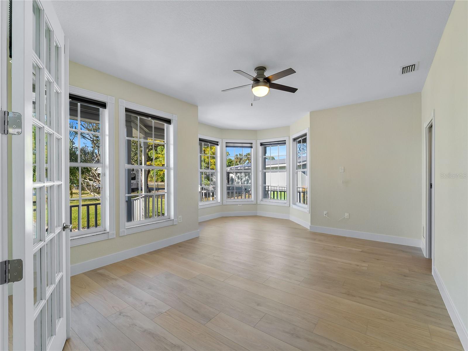 Image 13 of 90 For 4430 North Shore Drive