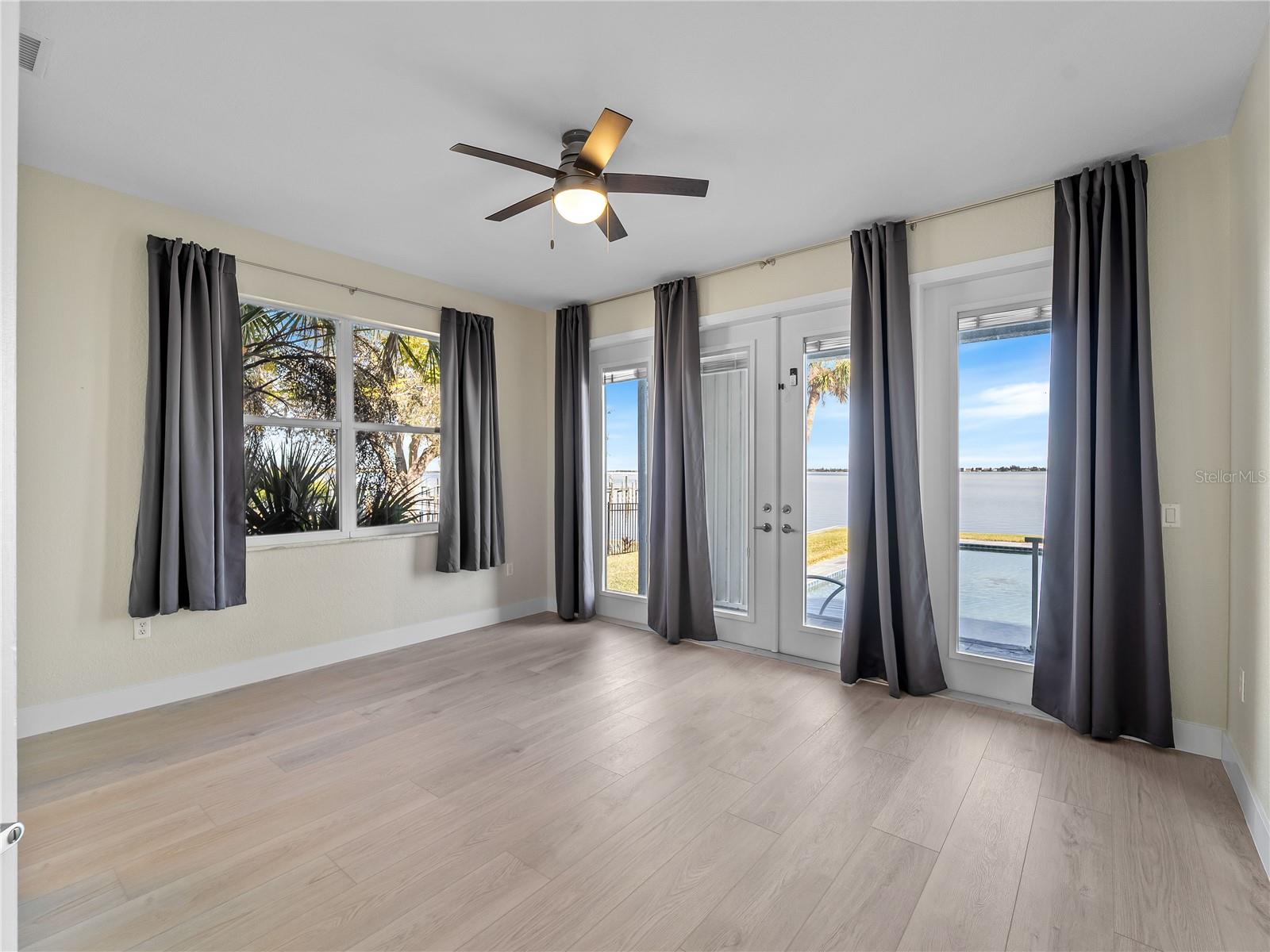 Image 40 of 90 For 4430 North Shore Drive