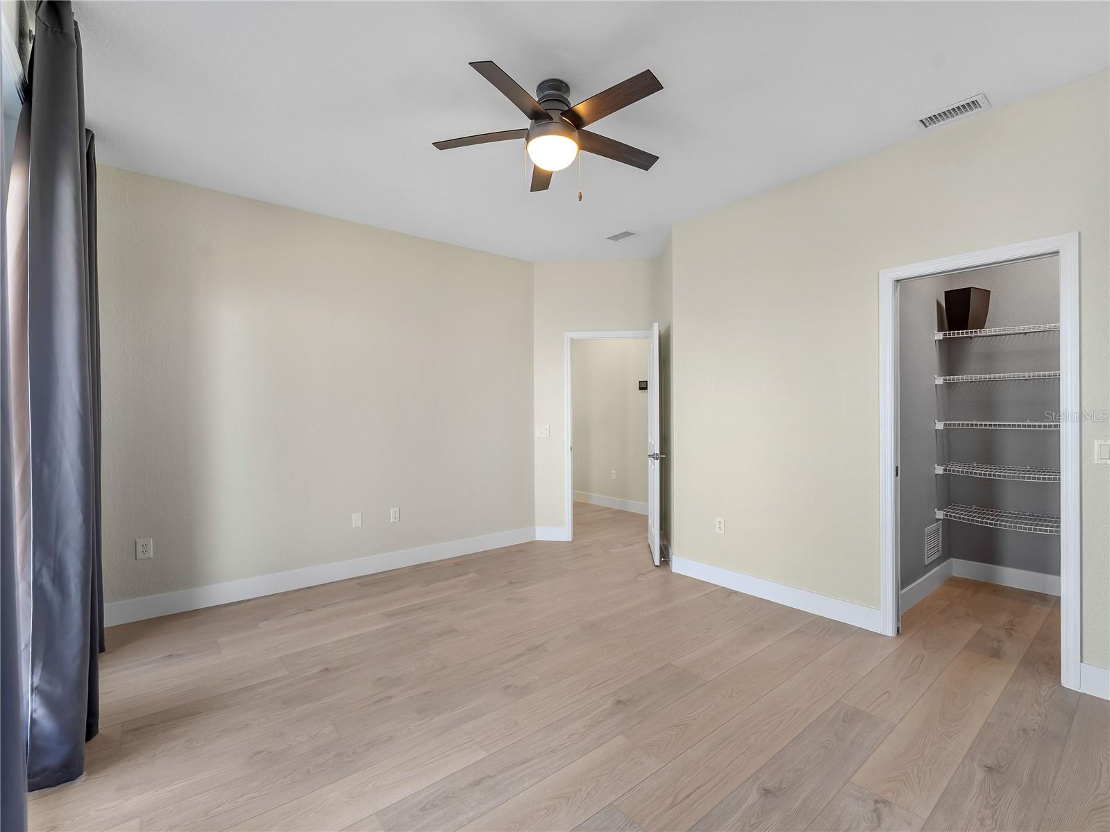 Image 41 of 90 For 4430 North Shore Drive