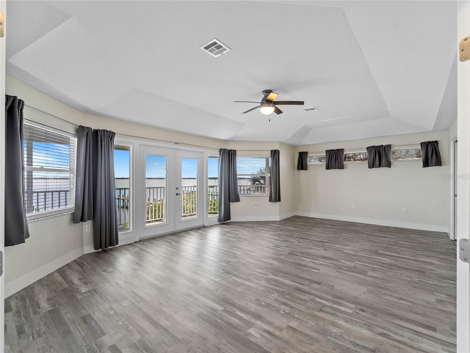 Image 56 of 90 For 4430 North Shore Drive