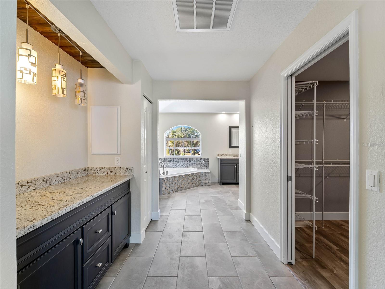 Image 58 of 90 For 4430 North Shore Drive