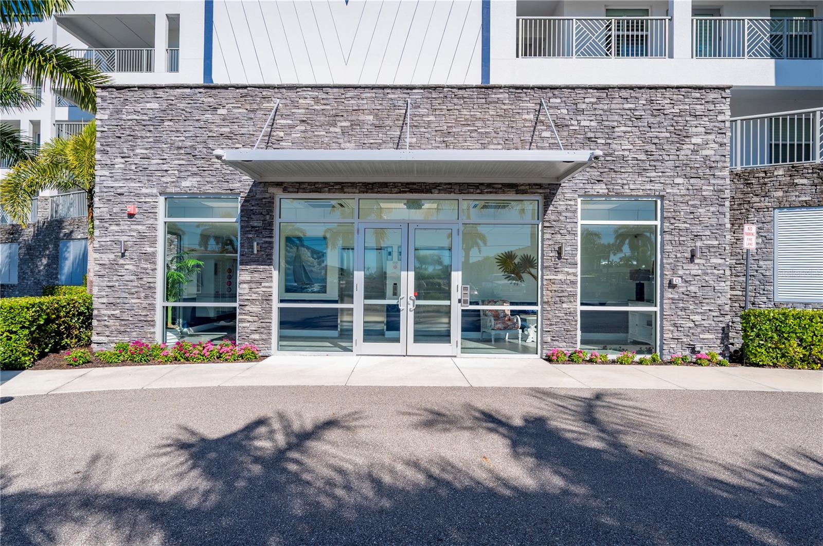 Image 3 of 60 For 1425 Park Beach Circle 1310