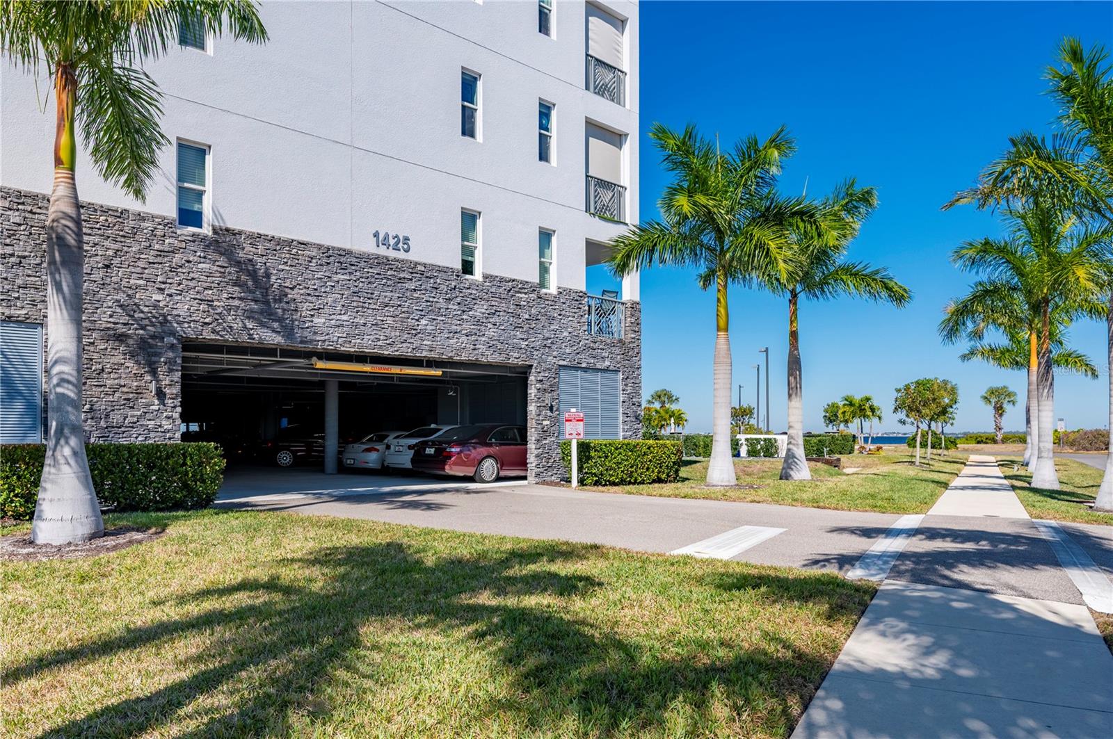 Image 4 of 60 For 1425 Park Beach Circle 1310