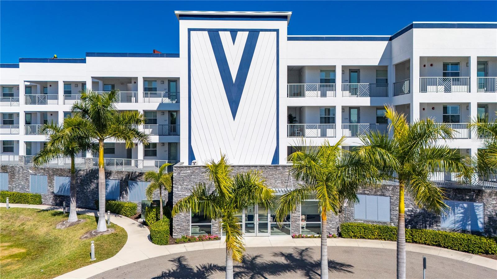 Image 45 of 60 For 1425 Park Beach Circle 1310