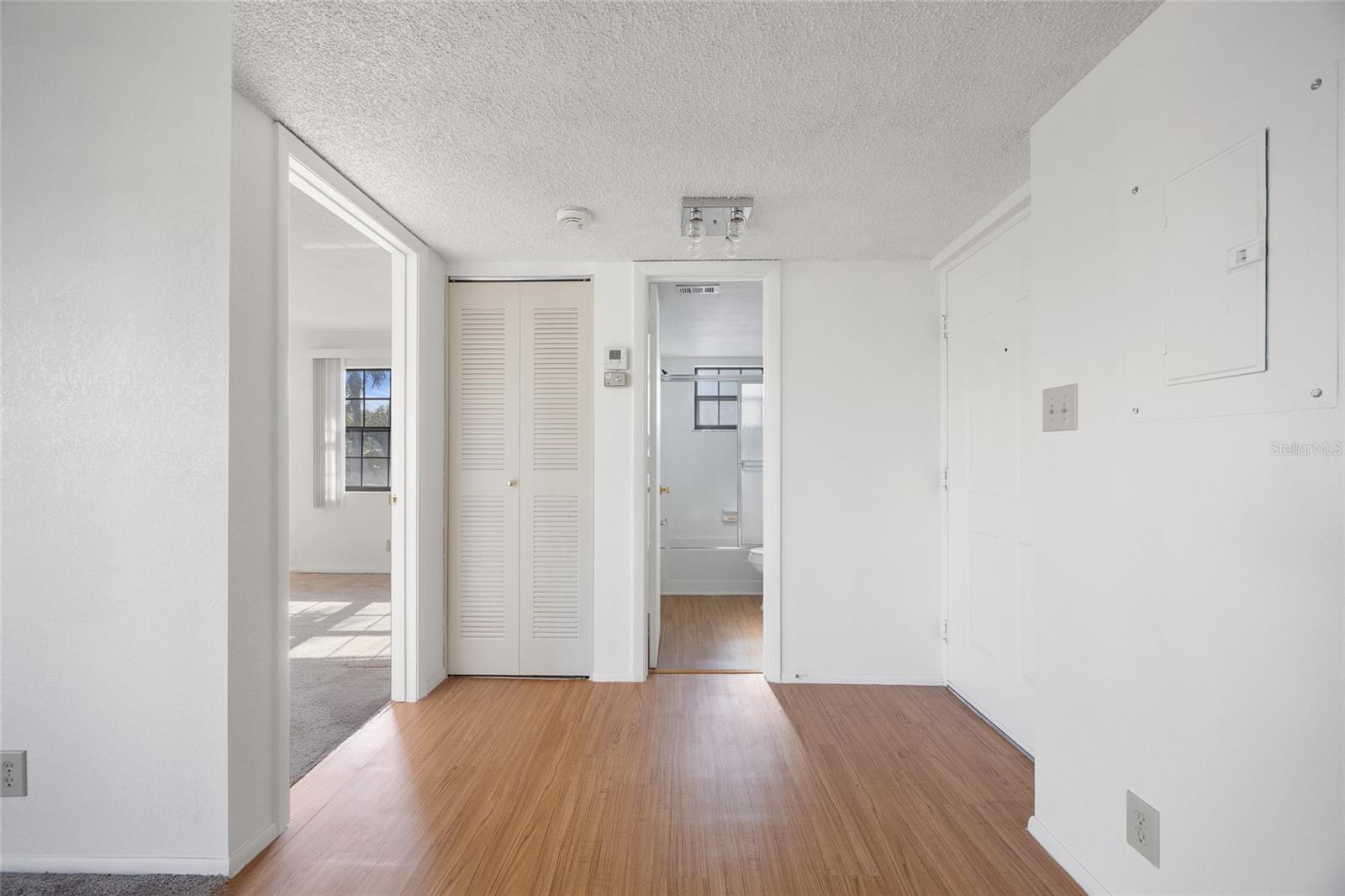 Image 7 of 32 For 19505 Quesada Avenue Ee204