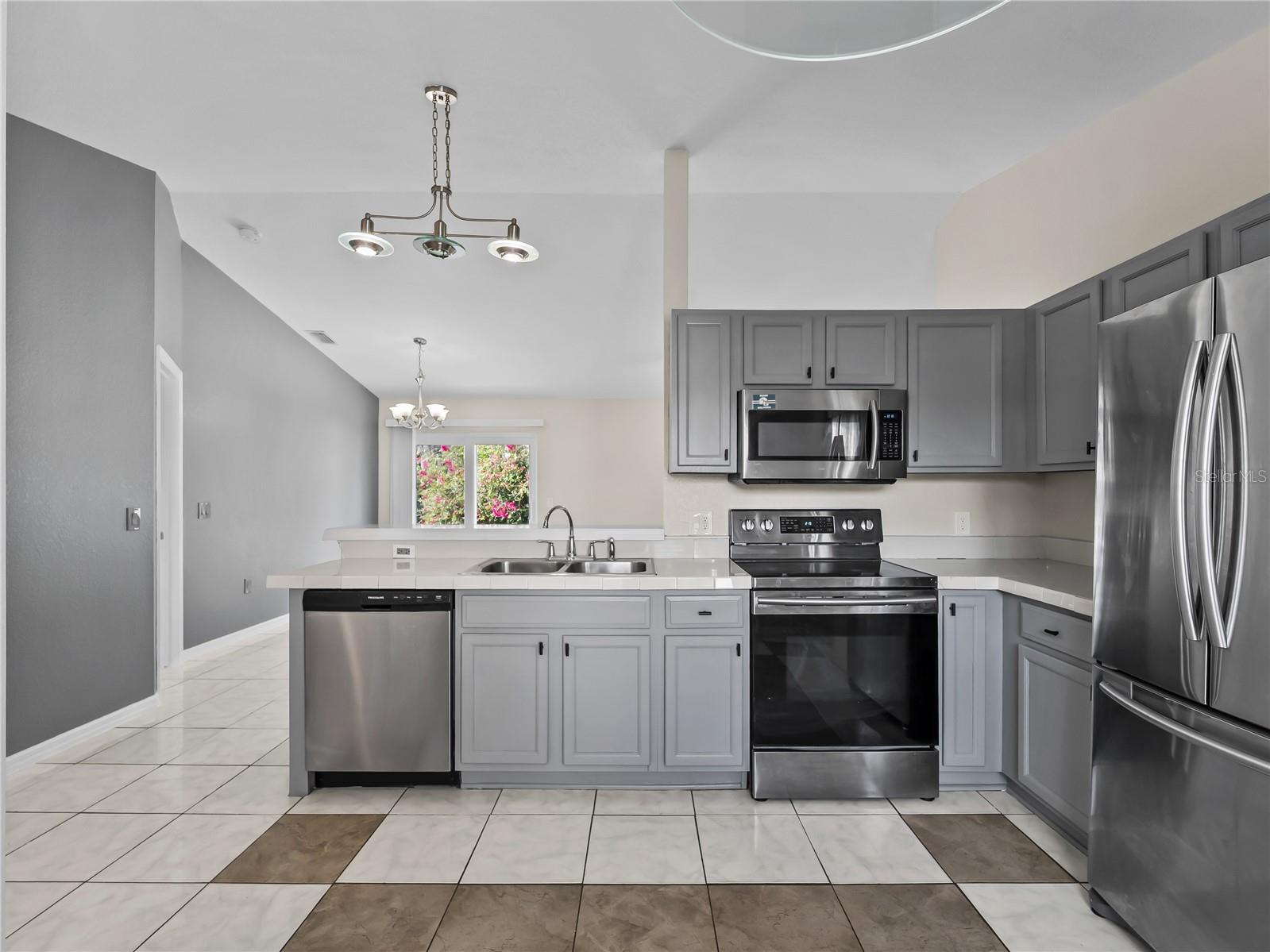 Image 26 of 46 For 4985 Beckham Street