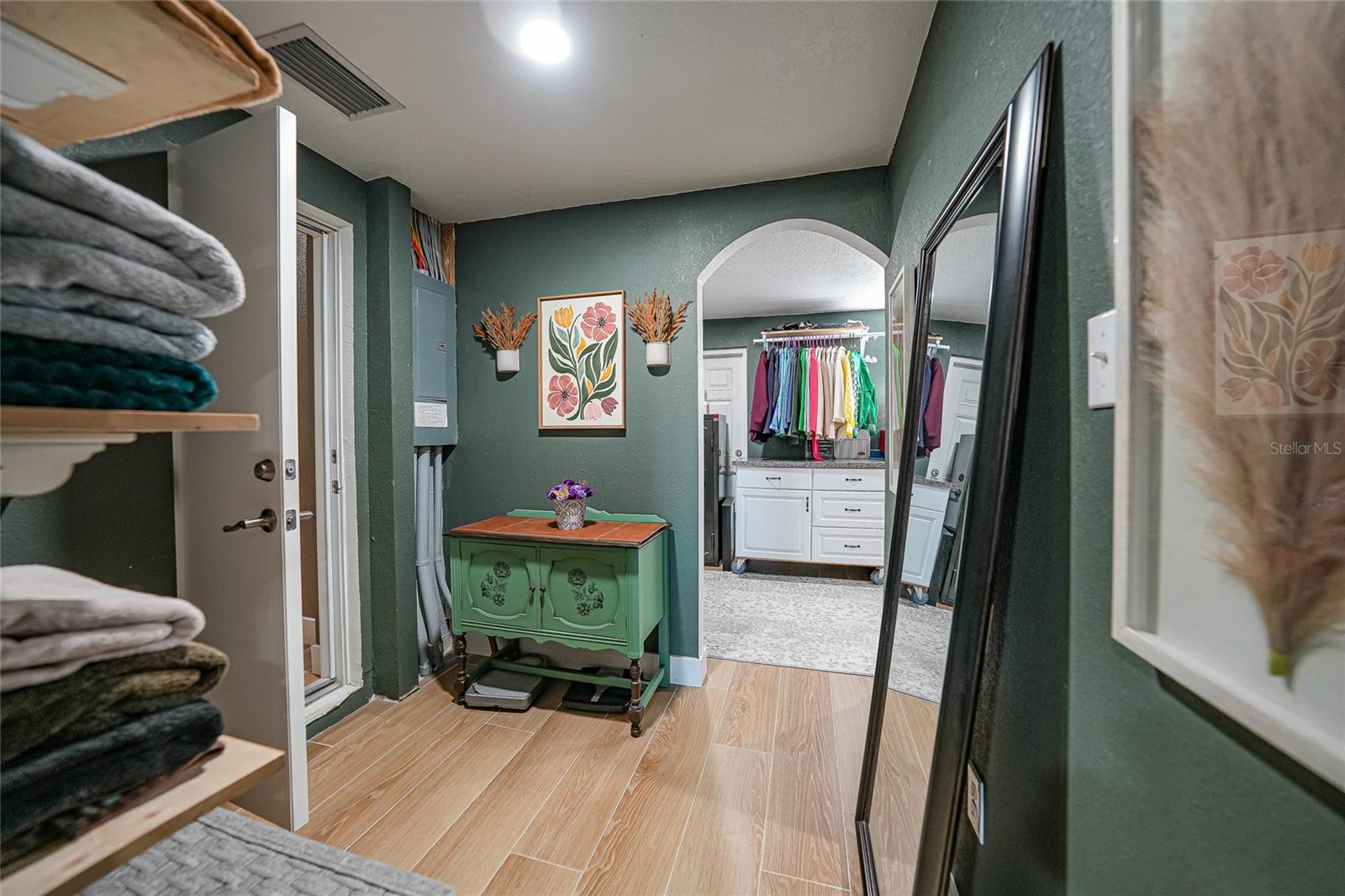 Image 38 of 57 For 2481 Faye Terrace