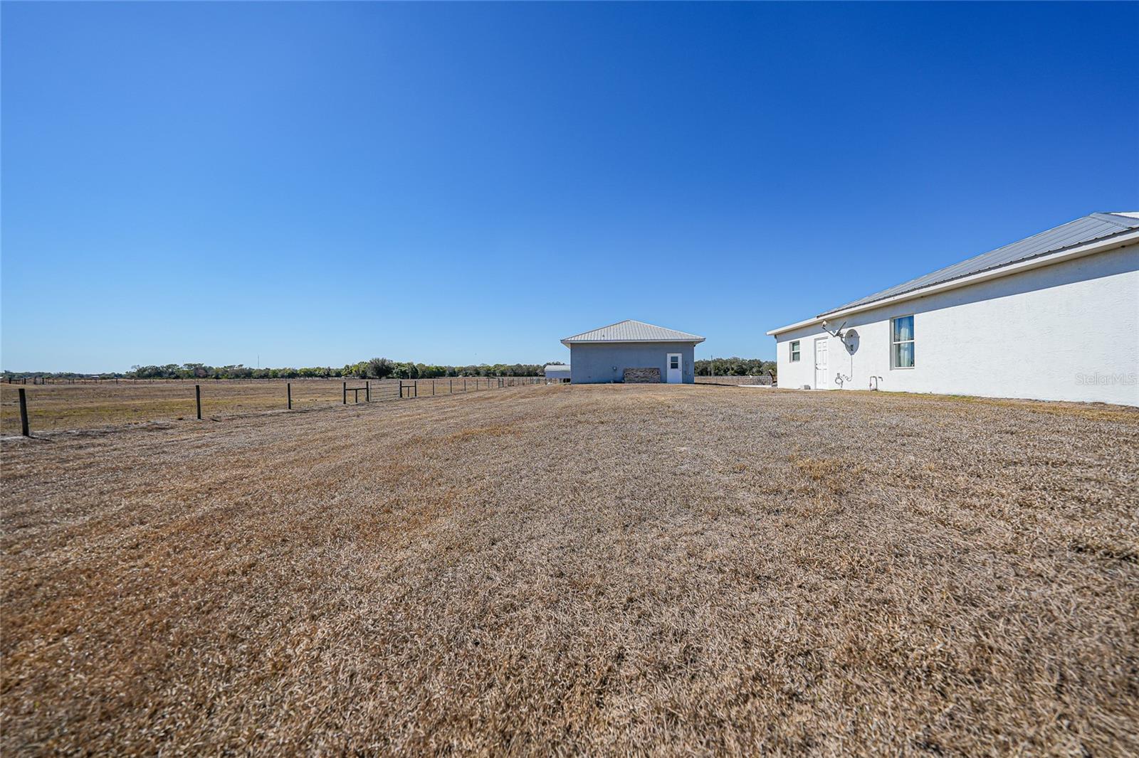 Image 41 of 57 For 2481 Faye Terrace