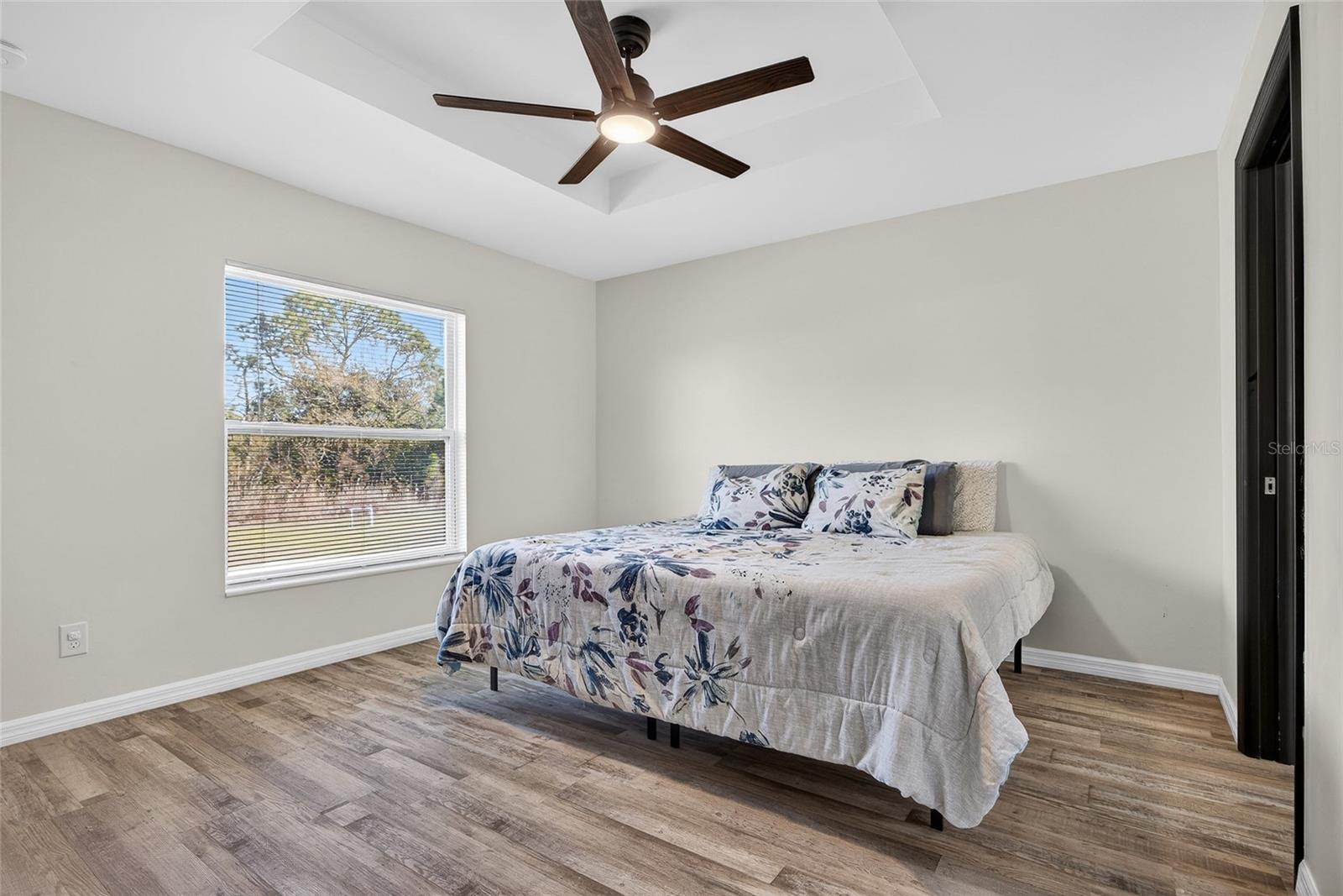 Image 10 of 30 For 27130 Savoy Drive