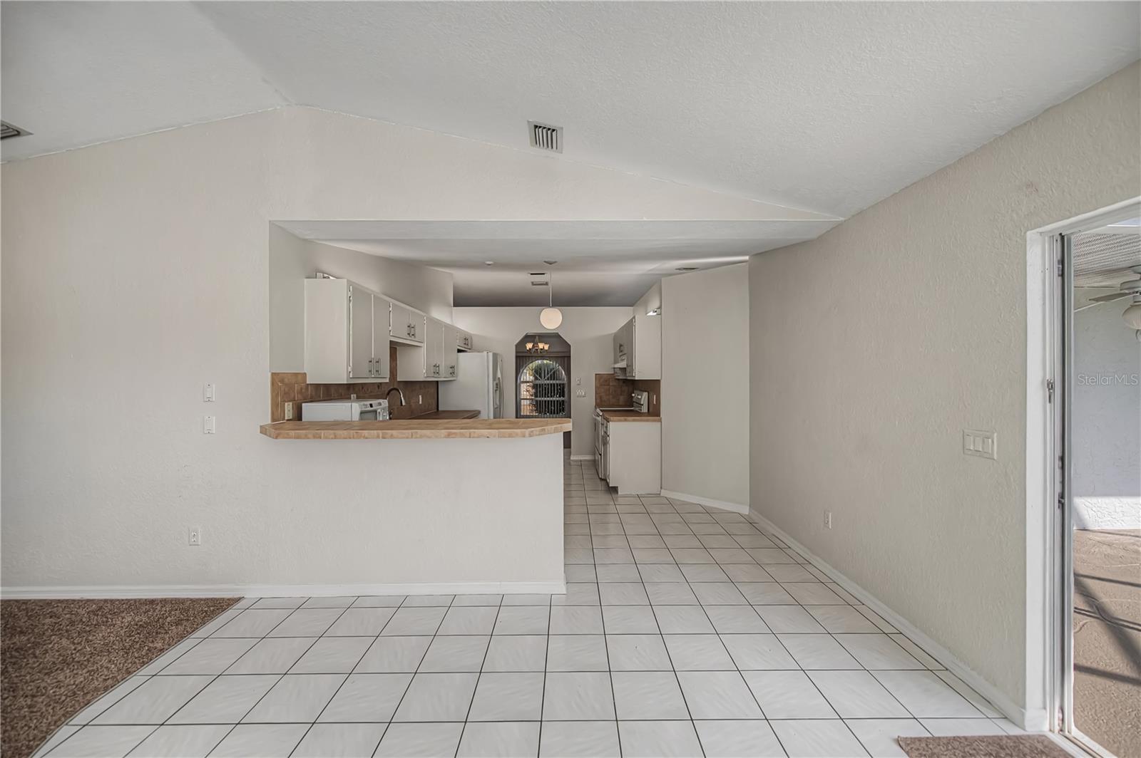 Image 22 of 61 For 293 Maraca Street