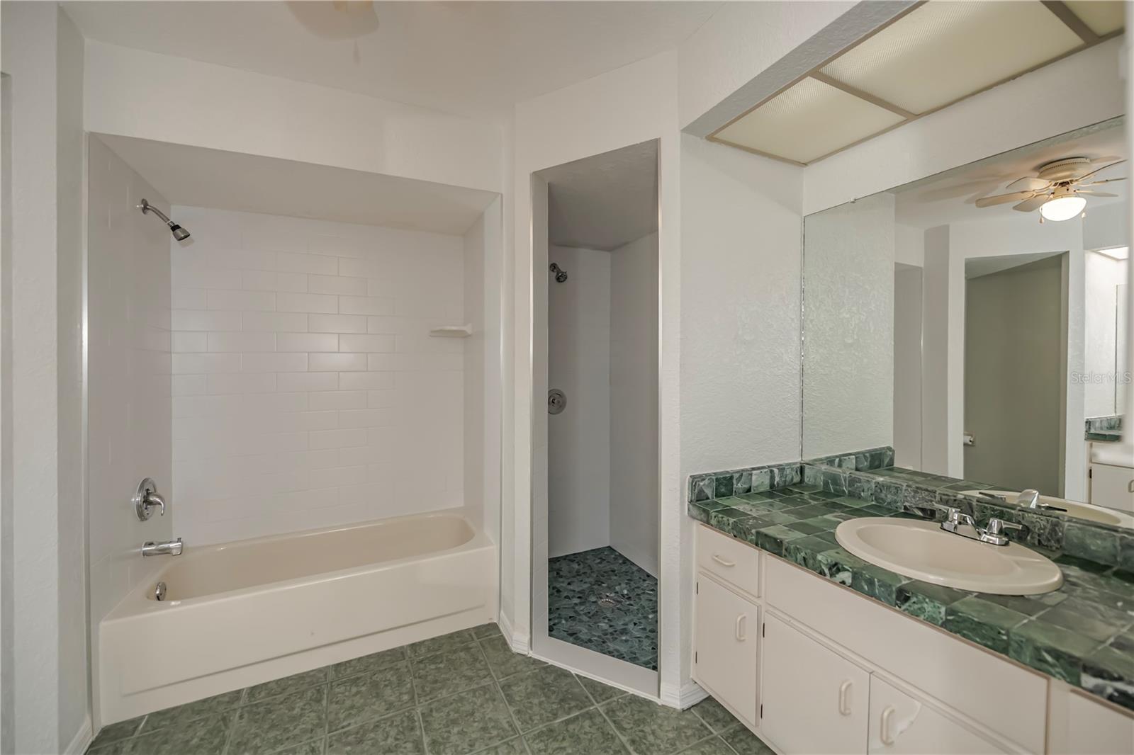 Image 33 of 61 For 293 Maraca Street