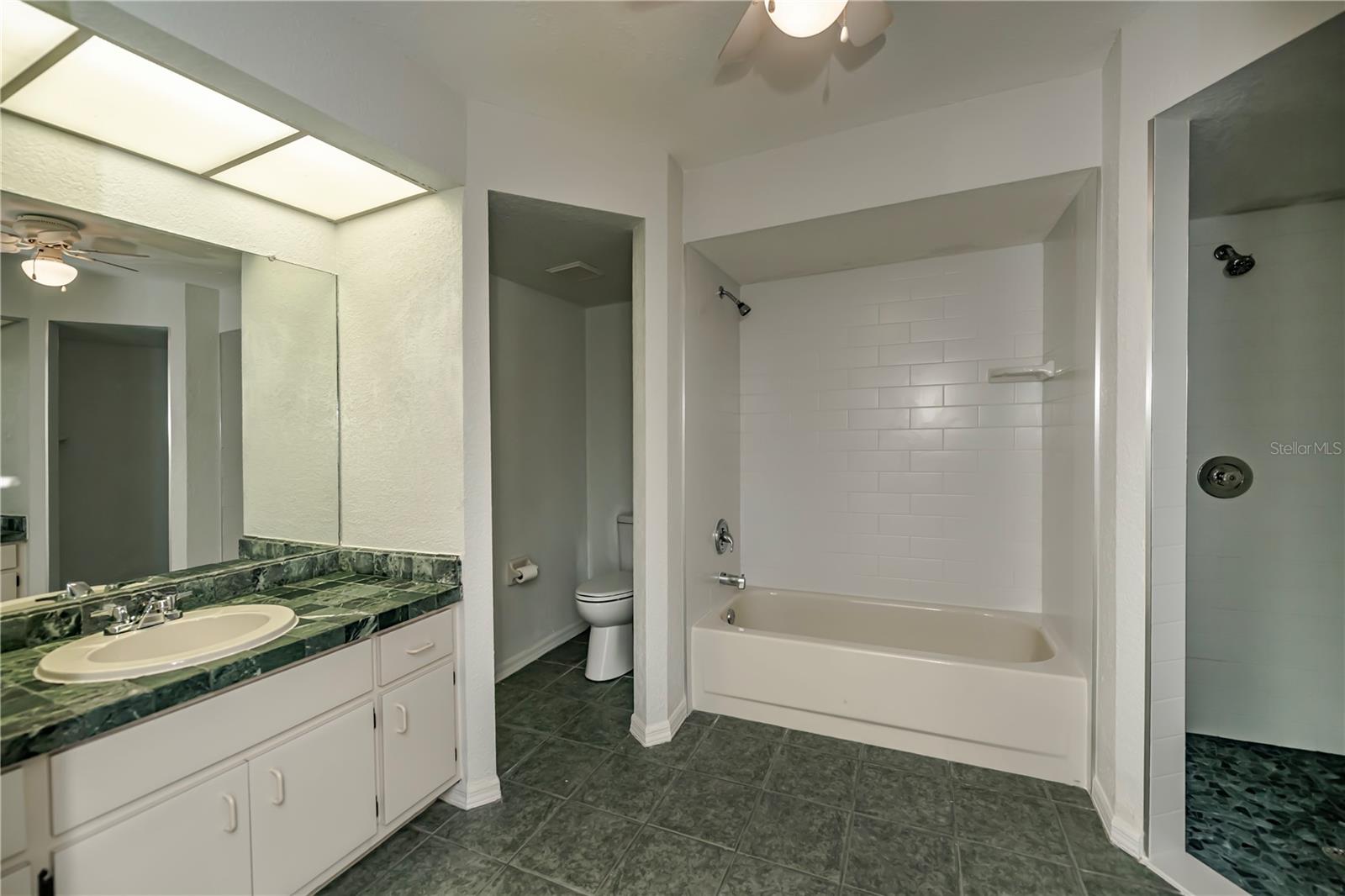 Image 34 of 61 For 293 Maraca Street