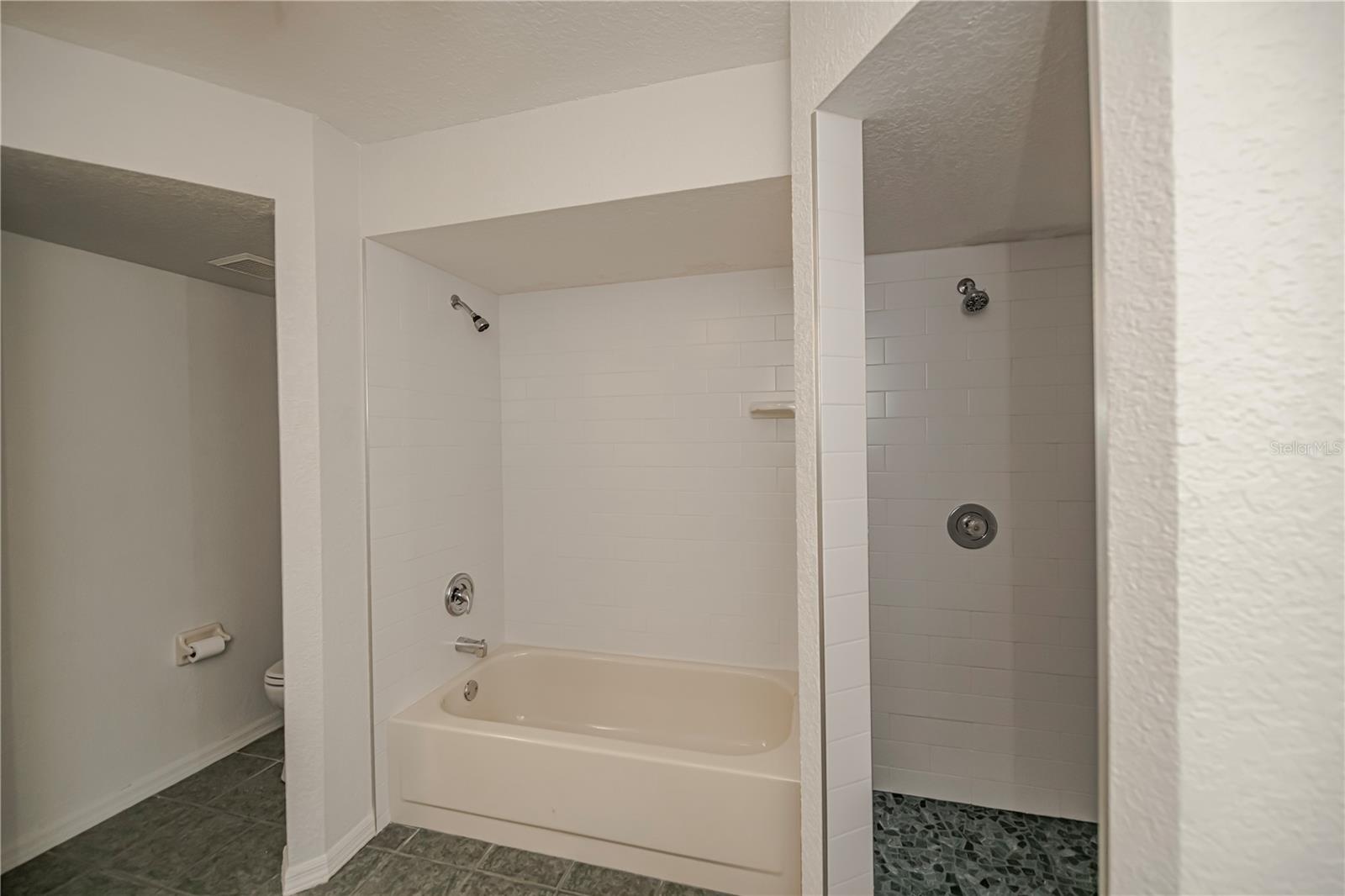 Image 35 of 61 For 293 Maraca Street