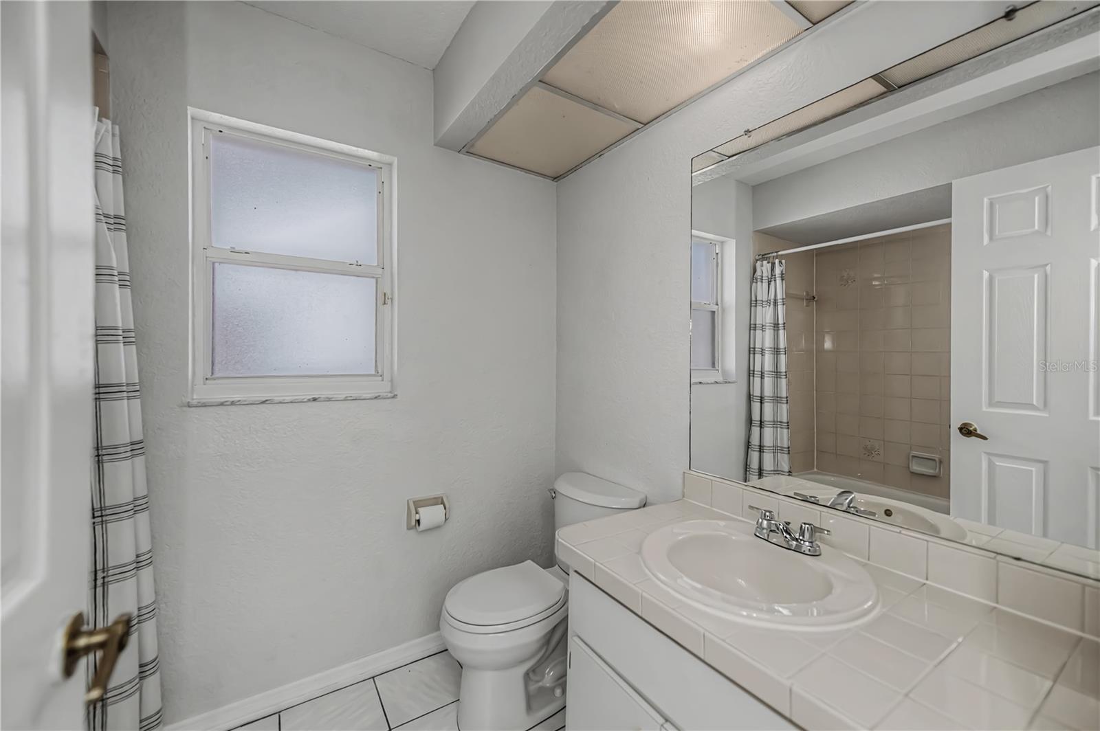 Image 39 of 61 For 293 Maraca Street