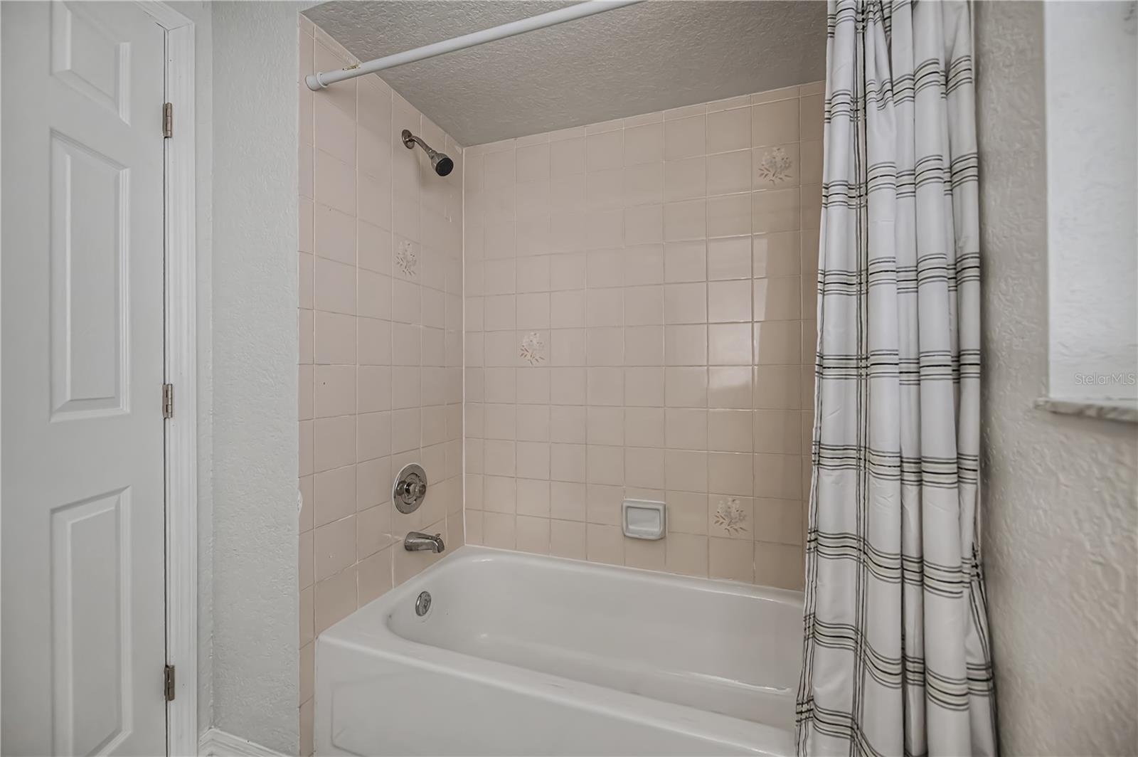 Image 40 of 61 For 293 Maraca Street