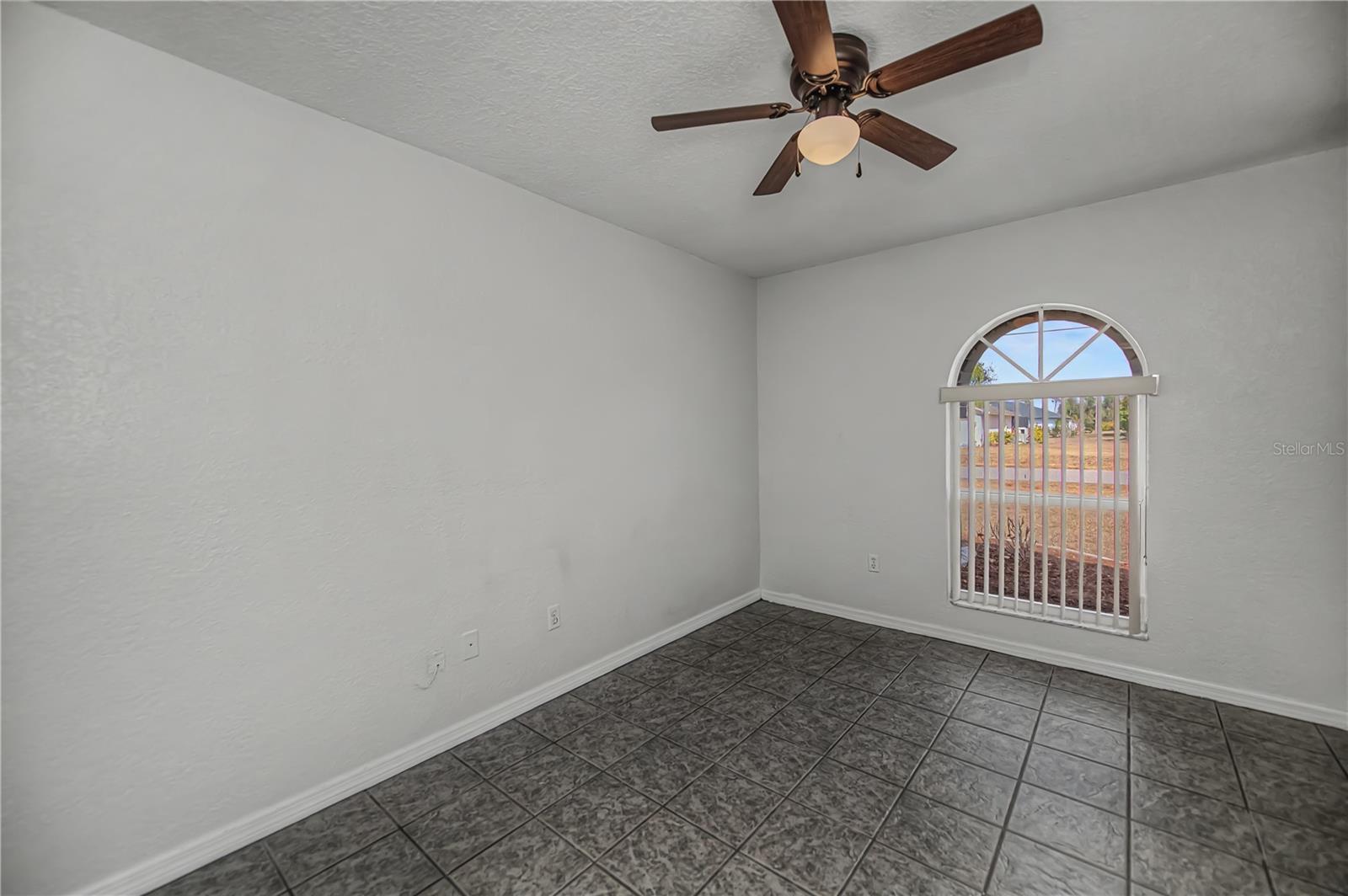 Image 41 of 61 For 293 Maraca Street