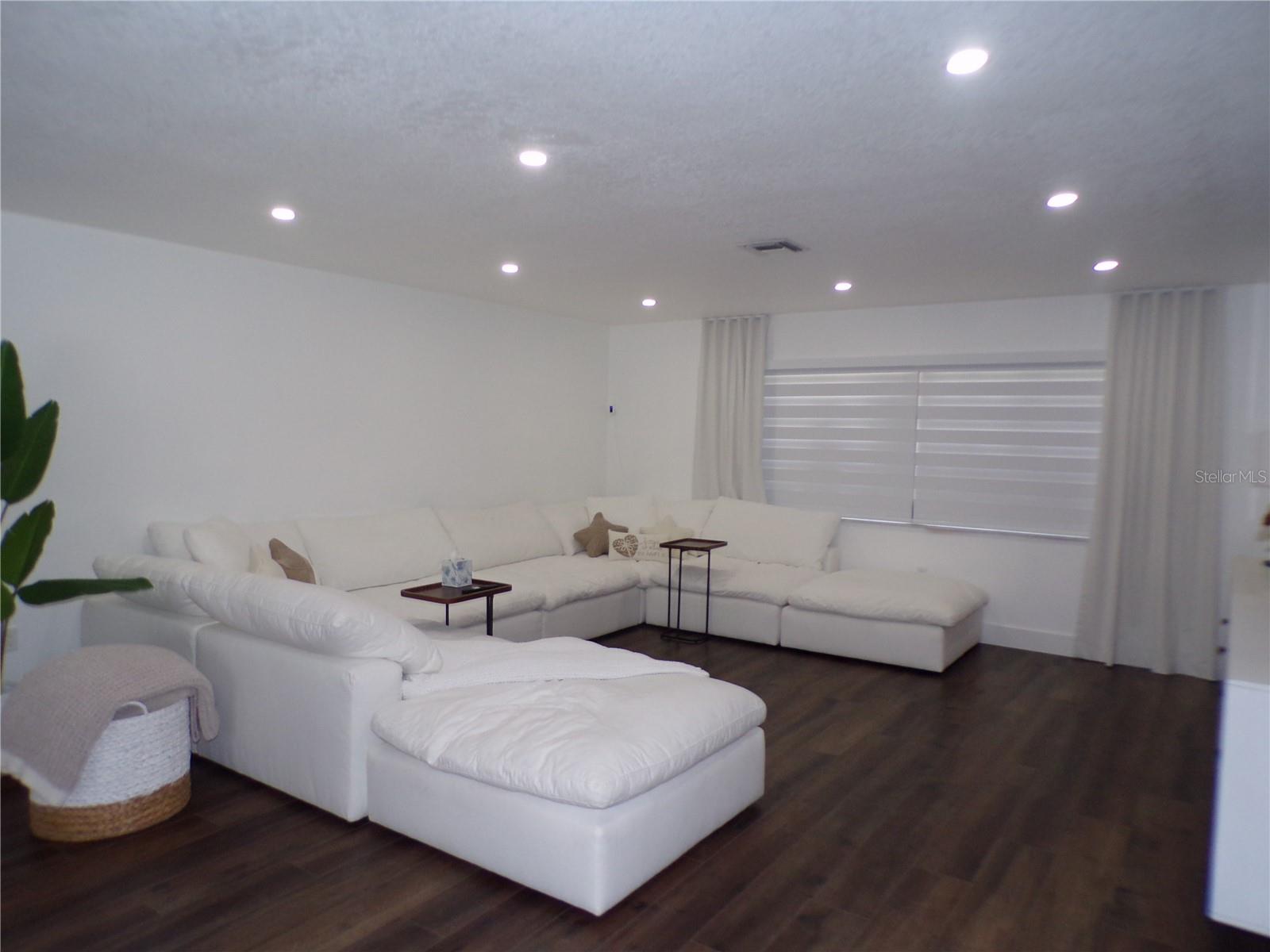 Image 41 of 62 For 1802 Los Alamos Drive