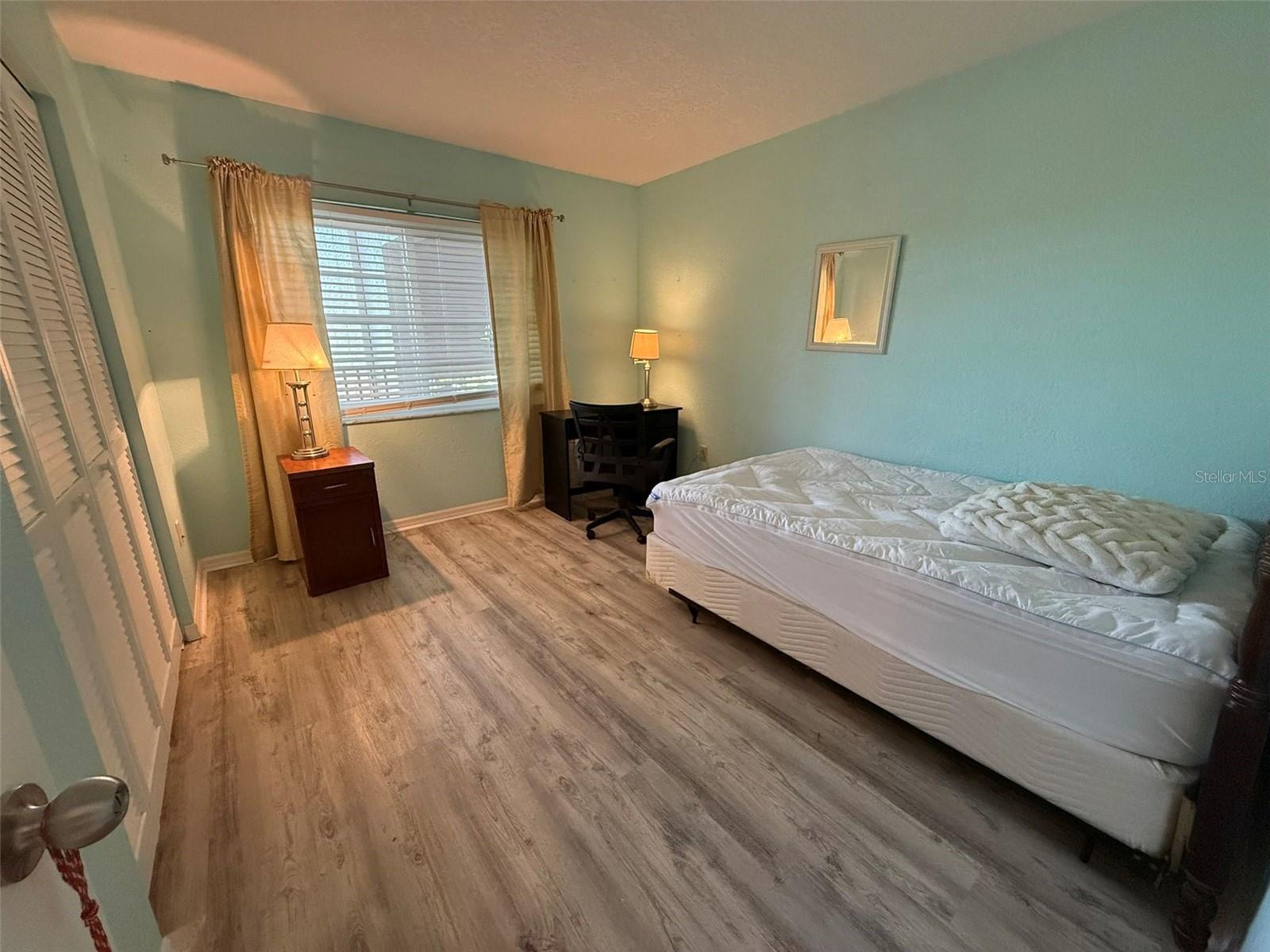 Image 16 of 21 For 175 Kings Highway 628