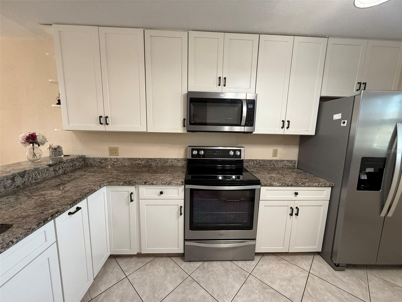 Image 4 of 21 For 175 Kings Highway 628