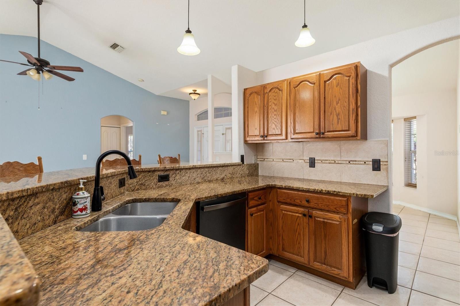 Image 18 of 58 For 3707 Giblin Drive