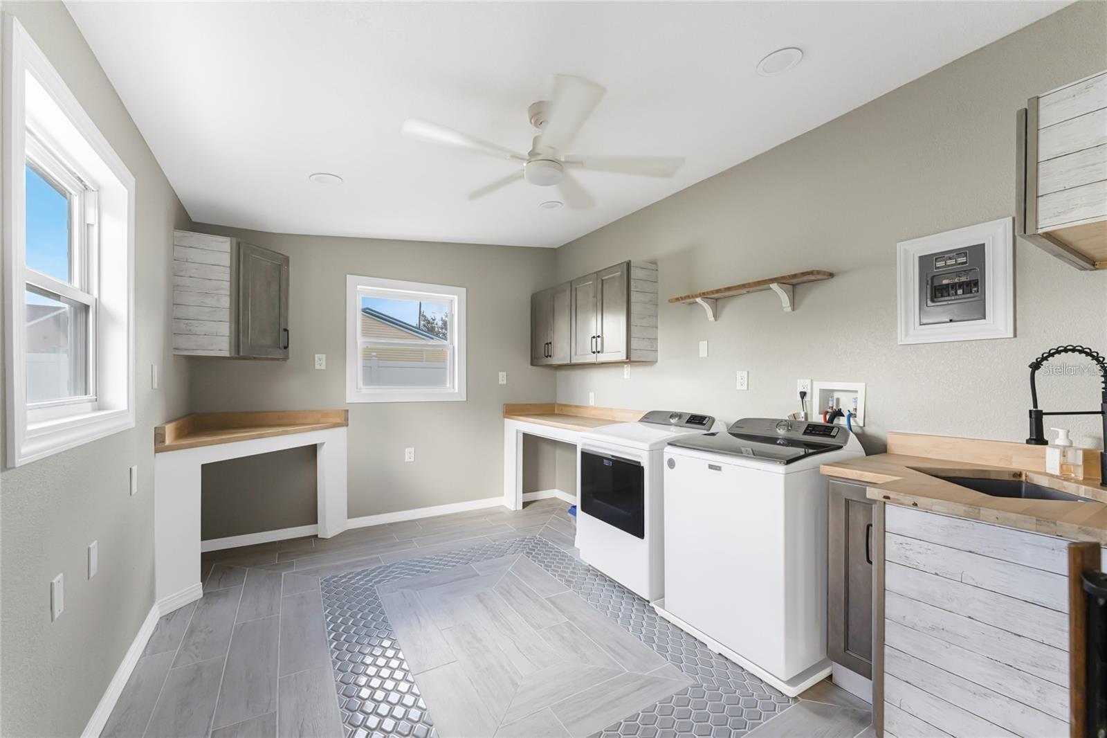 Image 18 of 48 For 11916 Newman Terrace