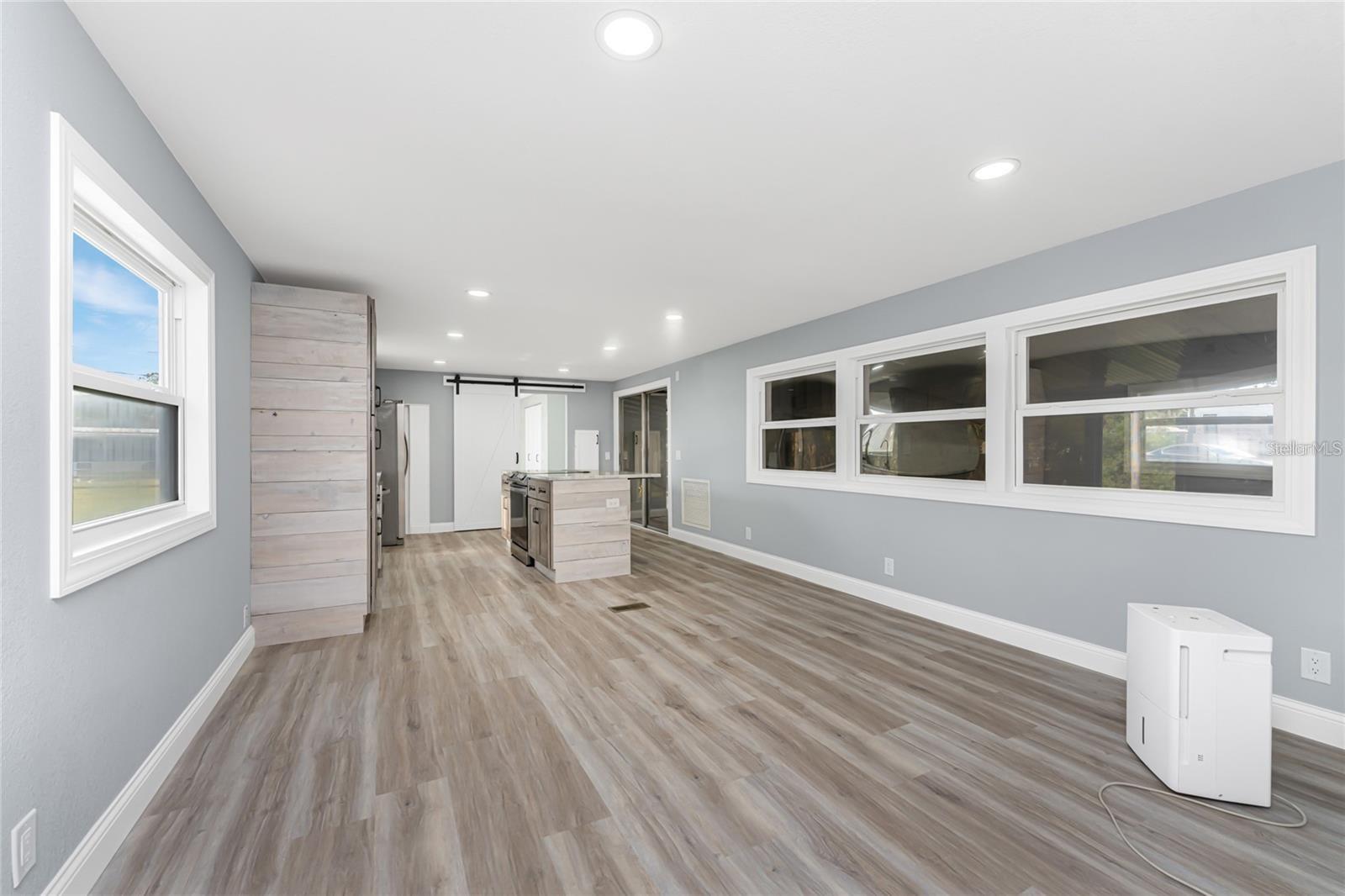 Image 27 of 48 For 11916 Newman Terrace