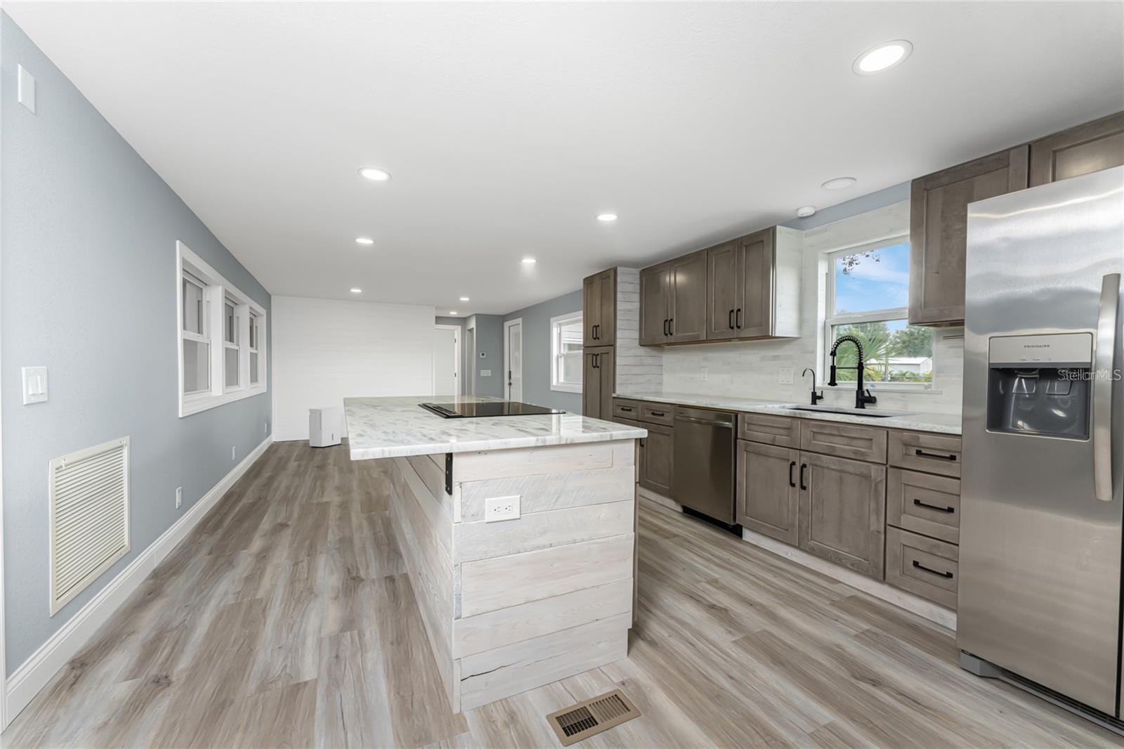 Image 4 of 48 For 11916 Newman Terrace