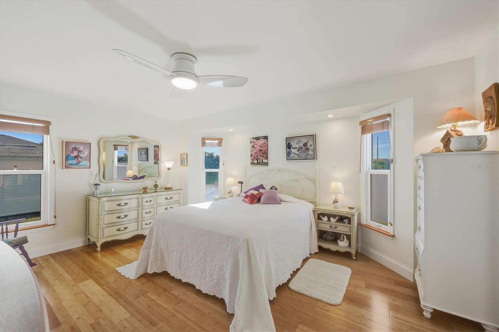 Image 27 of 47 For 2219 Cypress St