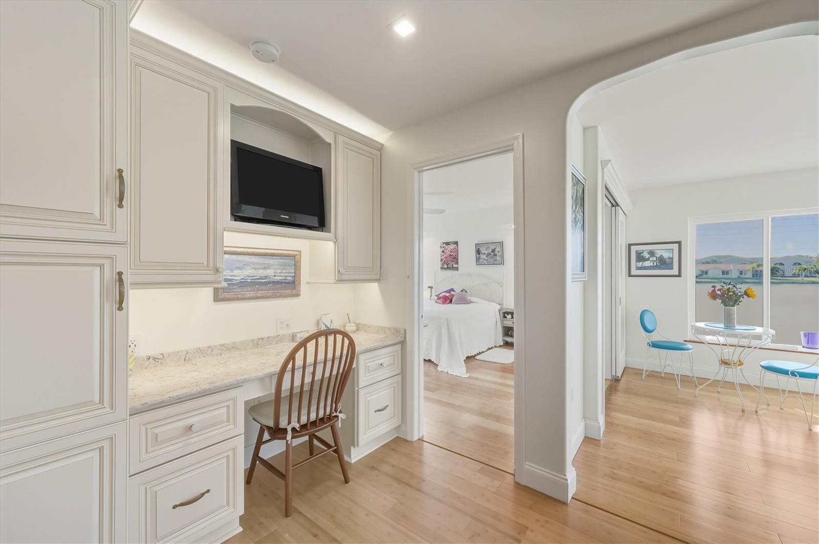 Image 28 of 47 For 2219 Cypress St