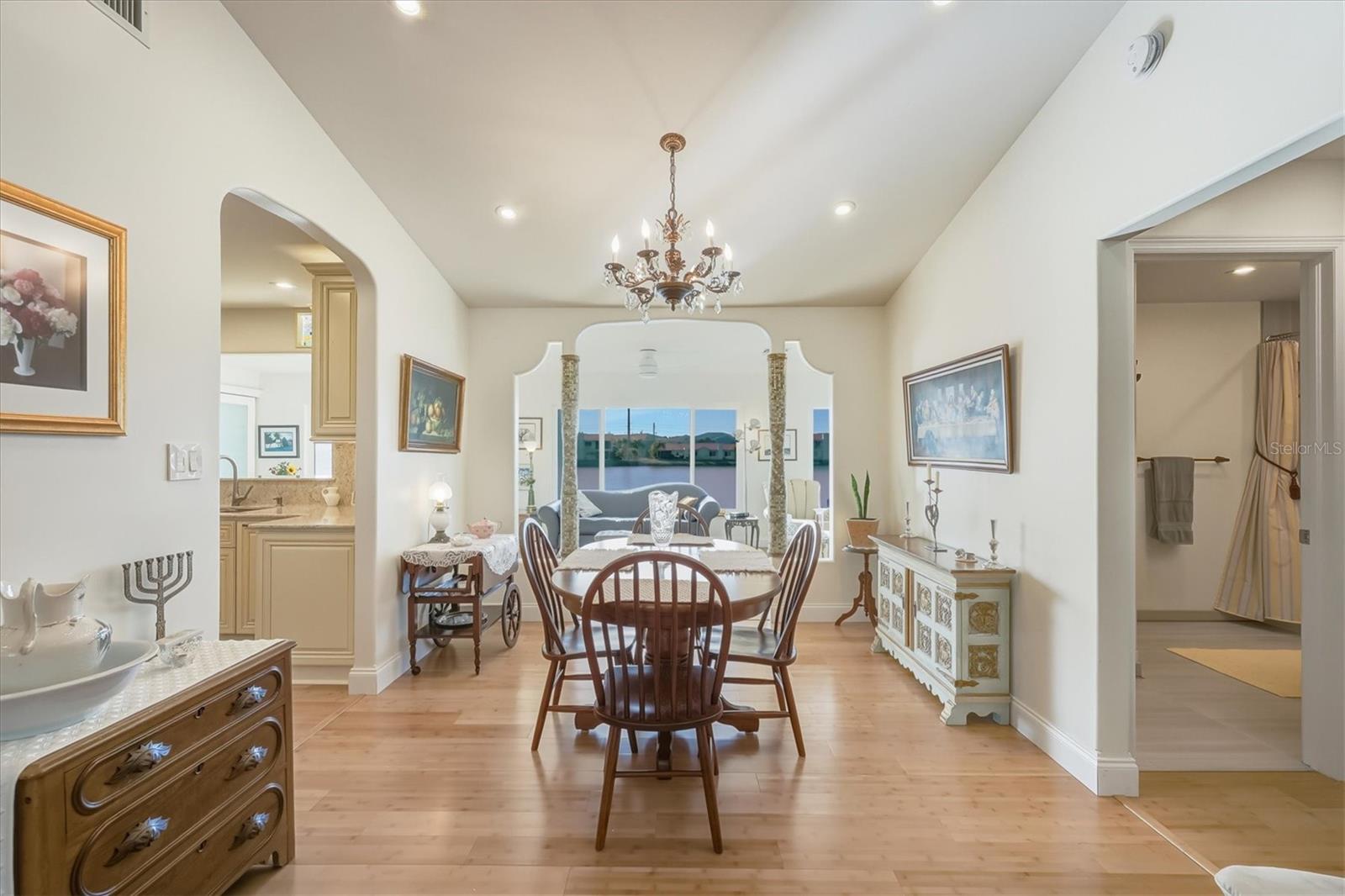 Image 32 of 47 For 2219 Cypress St