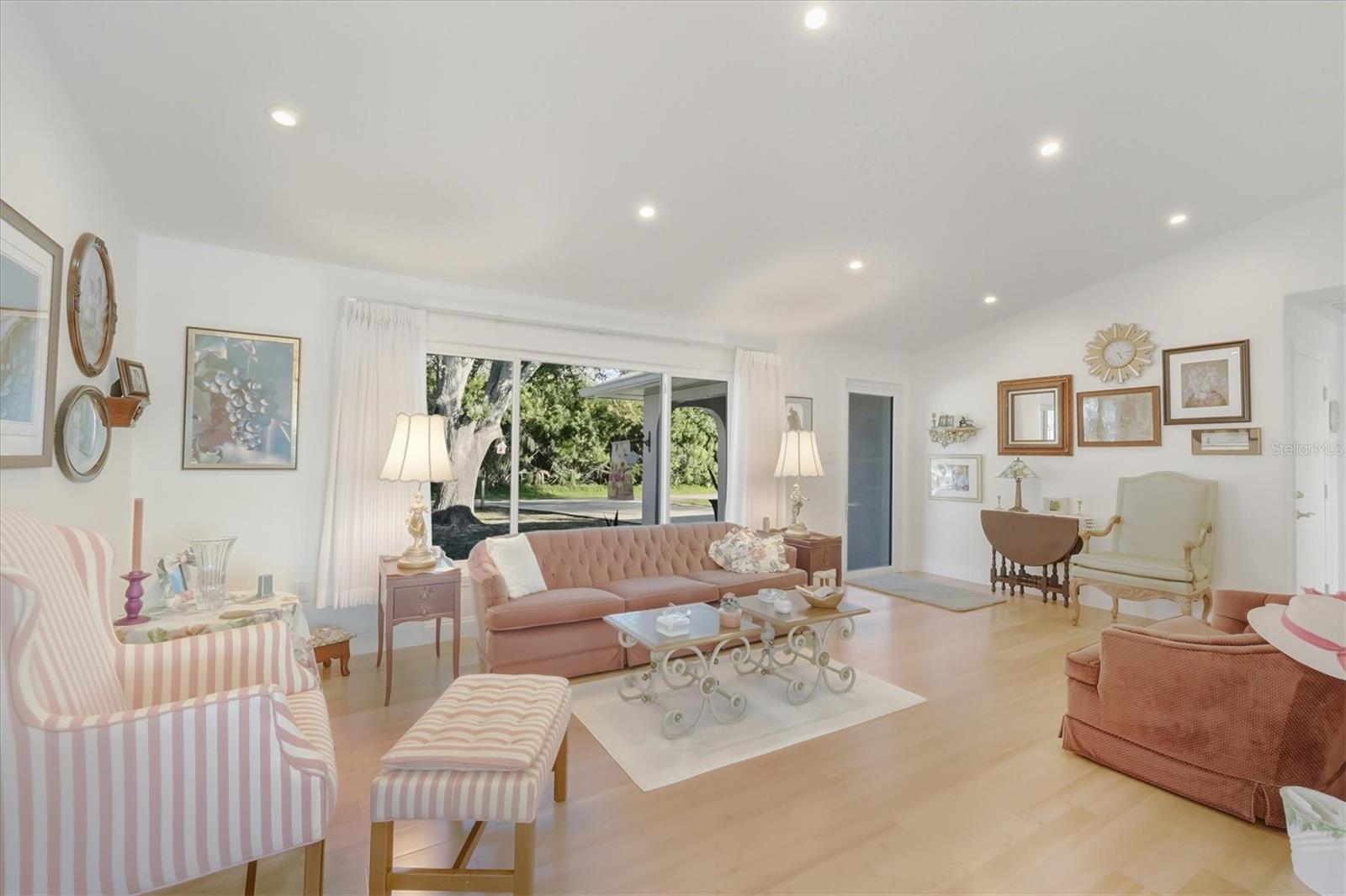 Image 33 of 47 For 2219 Cypress St