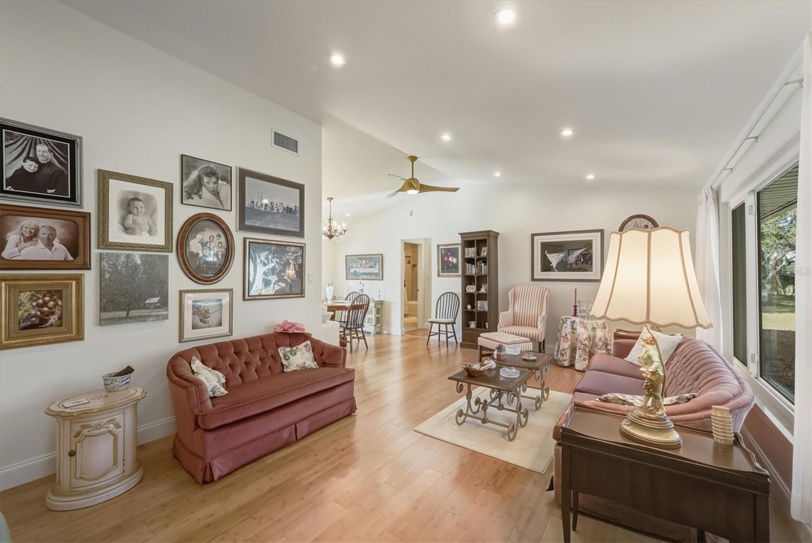 Image 36 of 47 For 2219 Cypress St