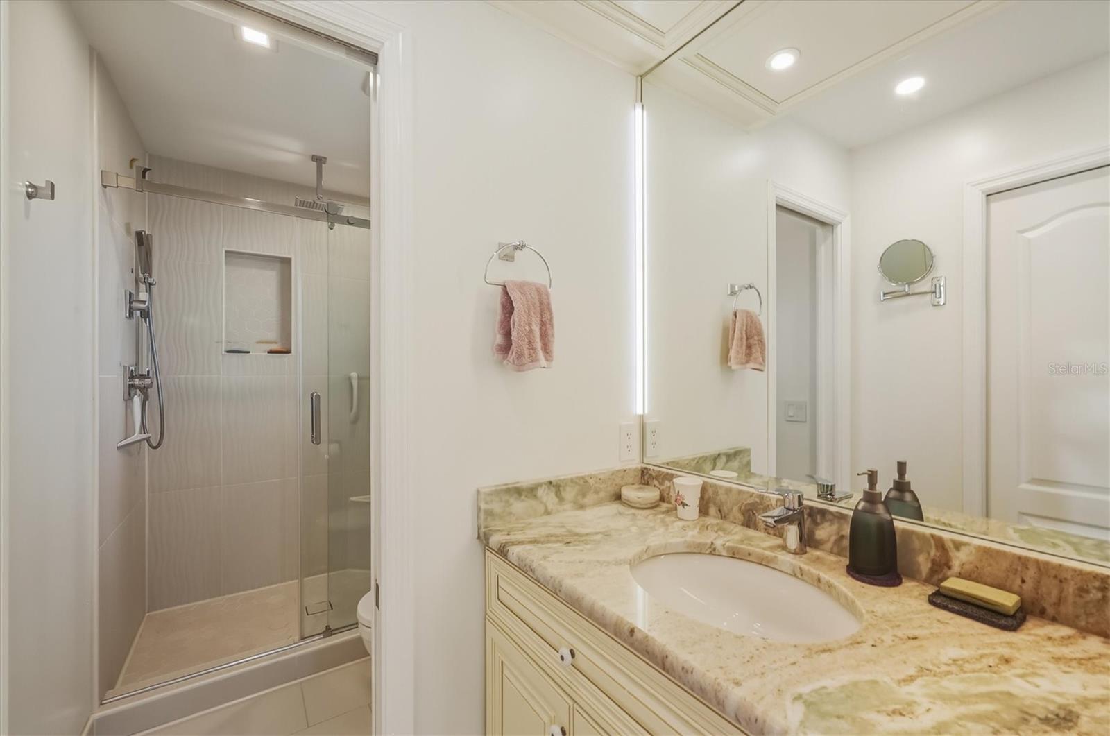 Image 5 of 47 For 2219 Cypress St