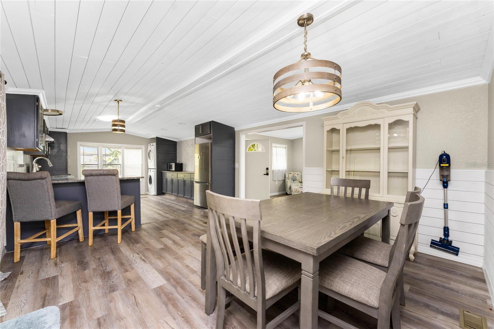 Image 4 of 52 For 15430 Olive Circle