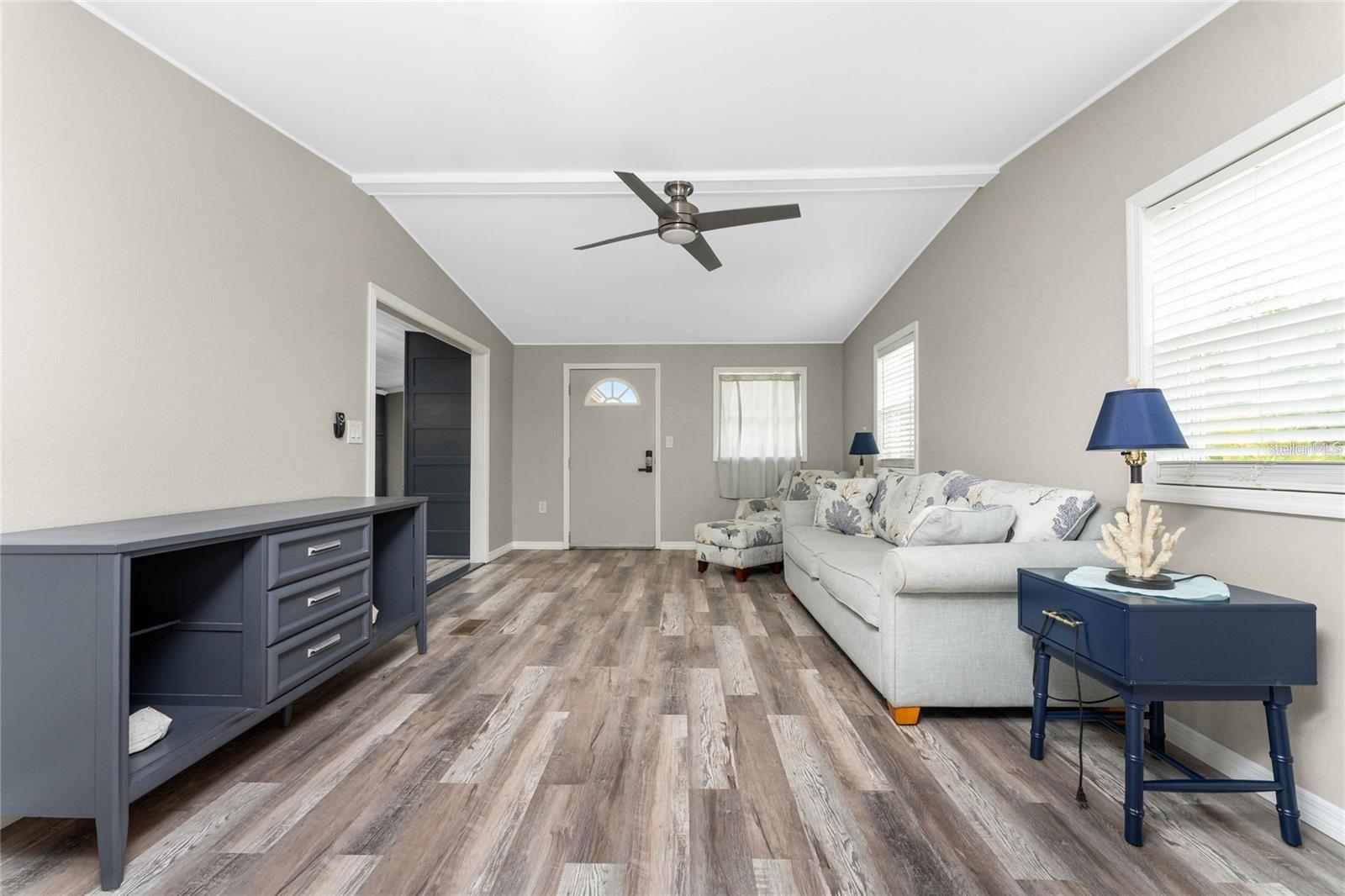 Image 8 of 52 For 15430 Olive Circle