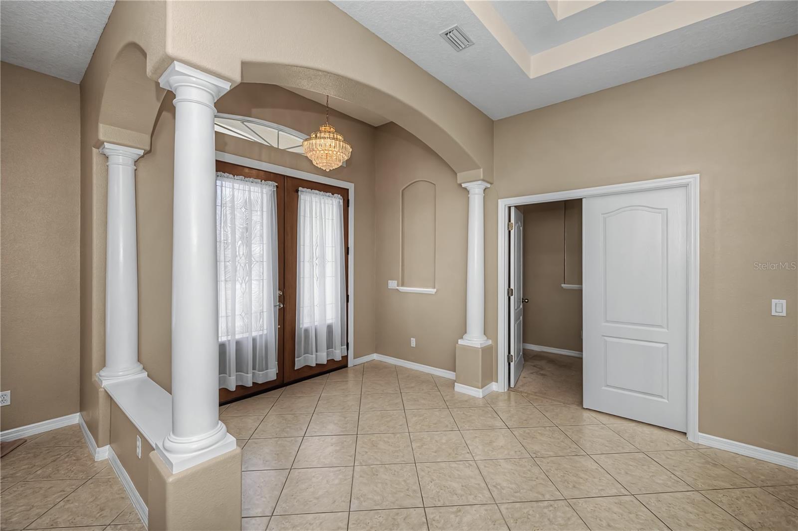 Image 10 of 51 For 7003 Spring Haven Drive