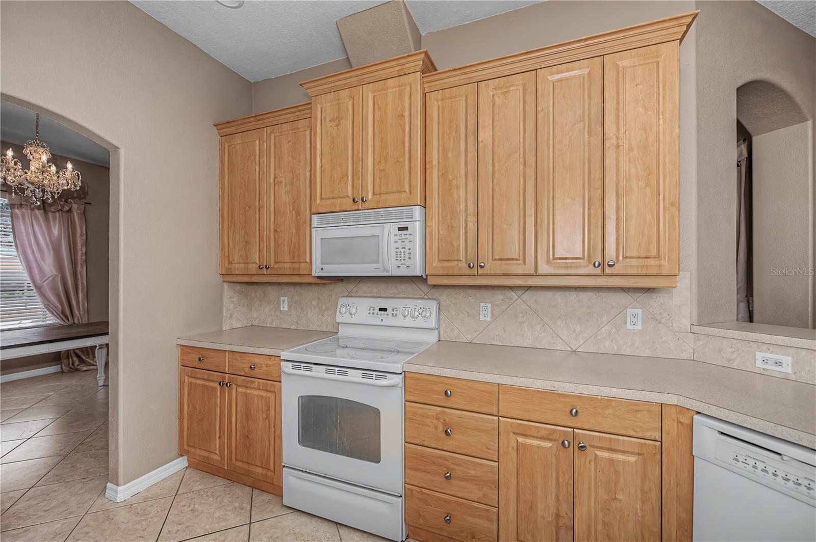 Image 15 of 51 For 7003 Spring Haven Drive