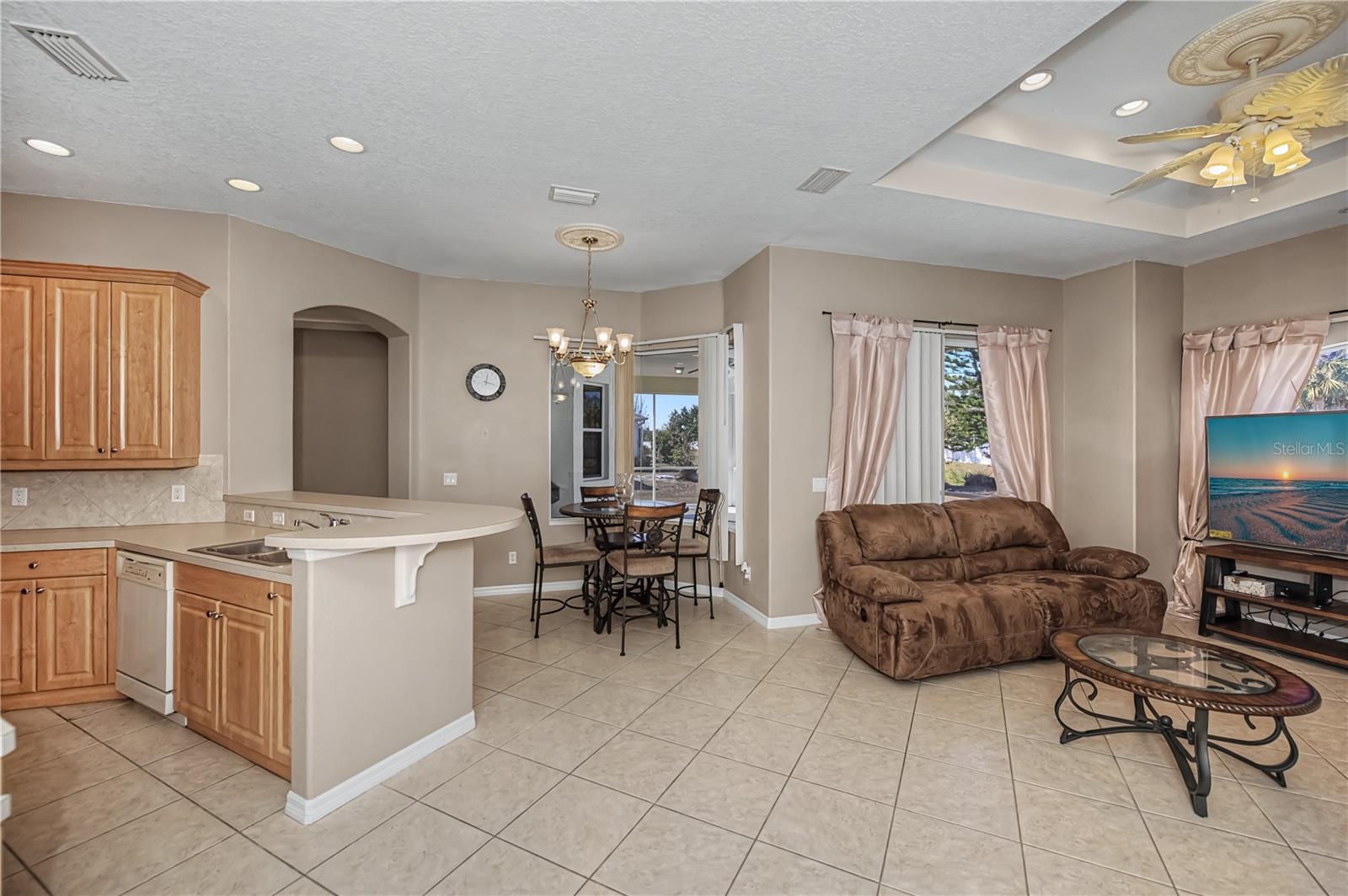 Image 18 of 51 For 7003 Spring Haven Drive