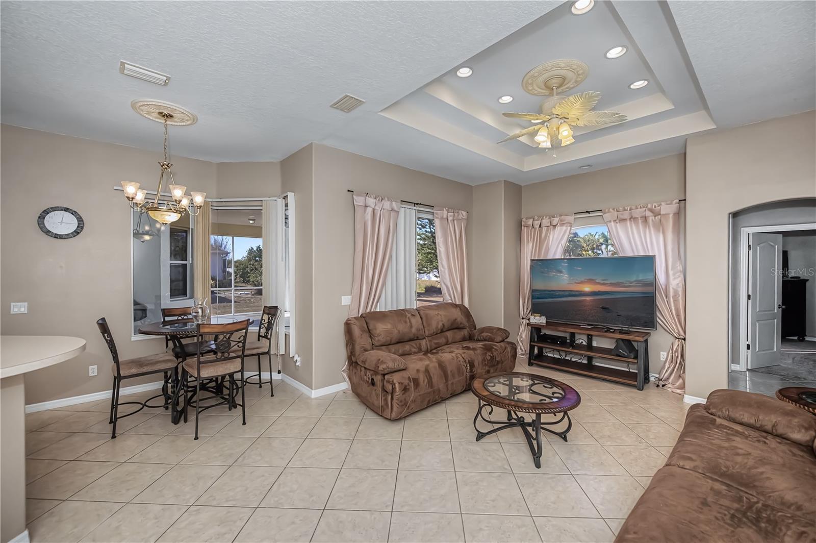 Image 20 of 51 For 7003 Spring Haven Drive