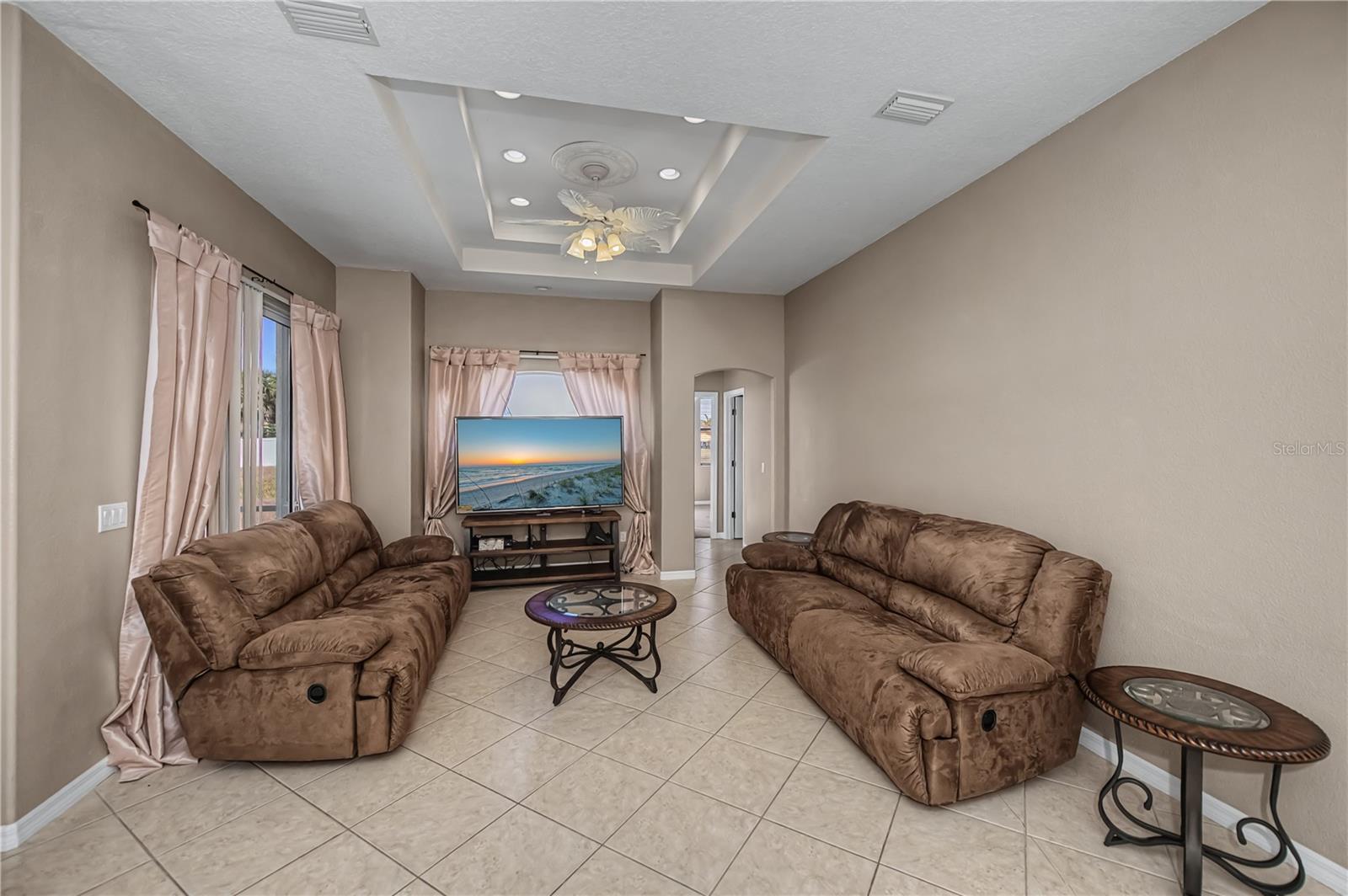 Image 21 of 51 For 7003 Spring Haven Drive