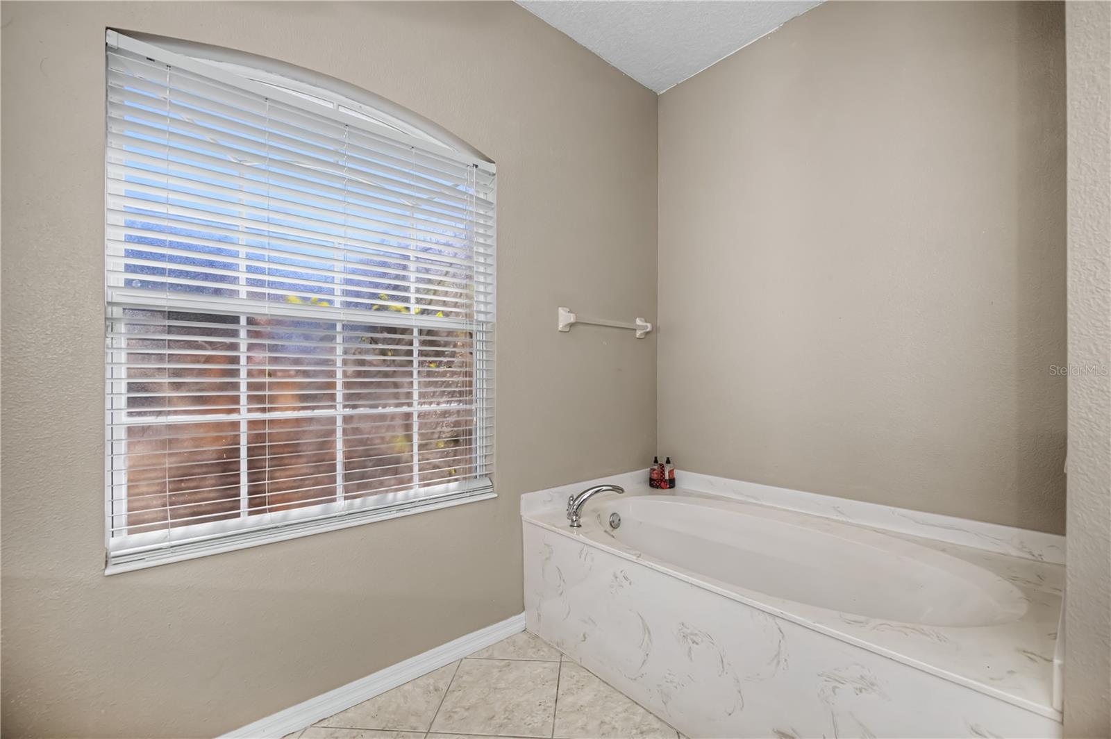 Image 30 of 51 For 7003 Spring Haven Drive