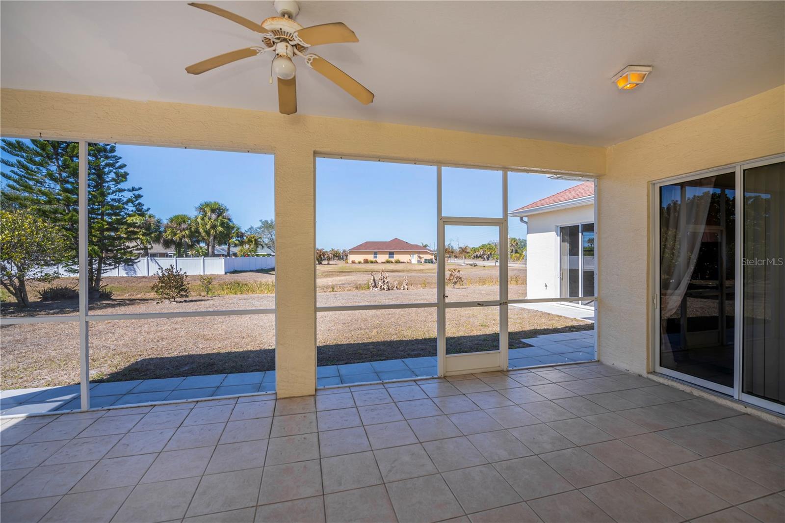 Image 44 of 51 For 7003 Spring Haven Drive