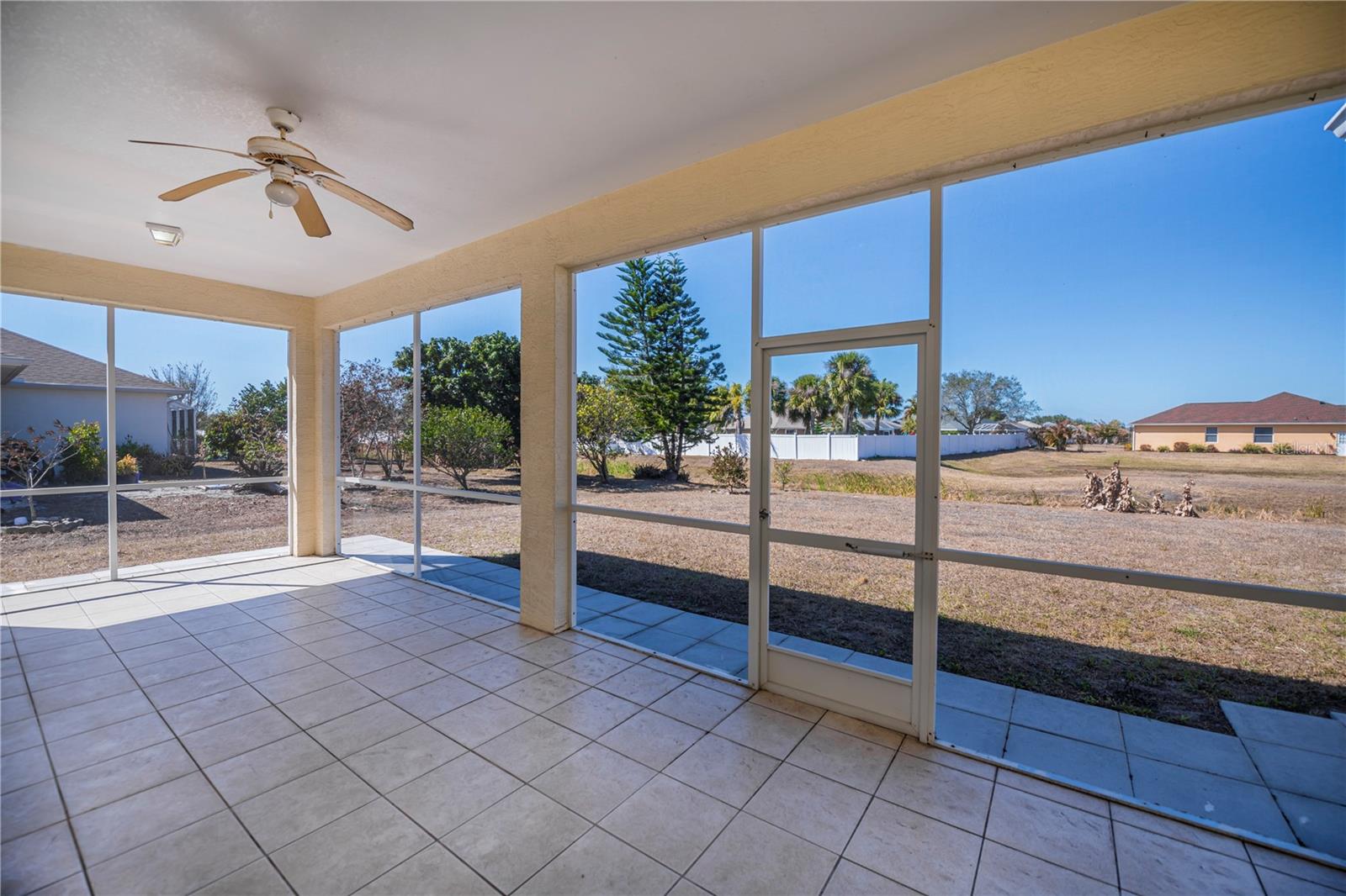 Image 45 of 51 For 7003 Spring Haven Drive