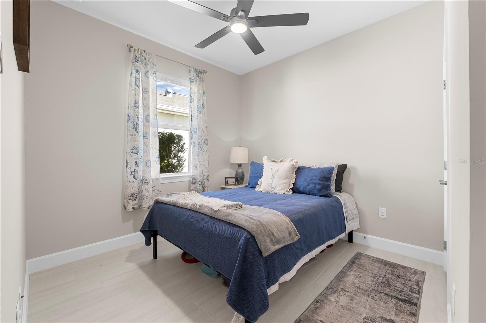 Image 19 of 86 For 42574 Adirondack Drive